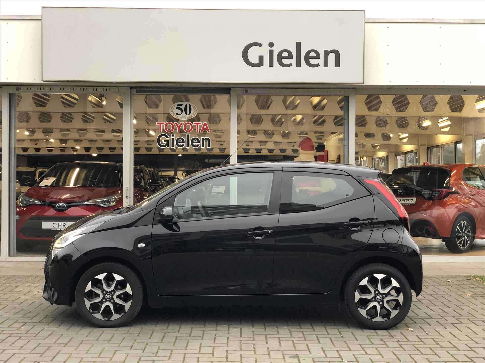 Toyota Aygo 1.0 VVT-i x-joy | Apple CarPlay/Android Auto, lichtmetalen velgen, Airconditioning, In hoogte verstelbare stoel, Parkeercamera - 11/38