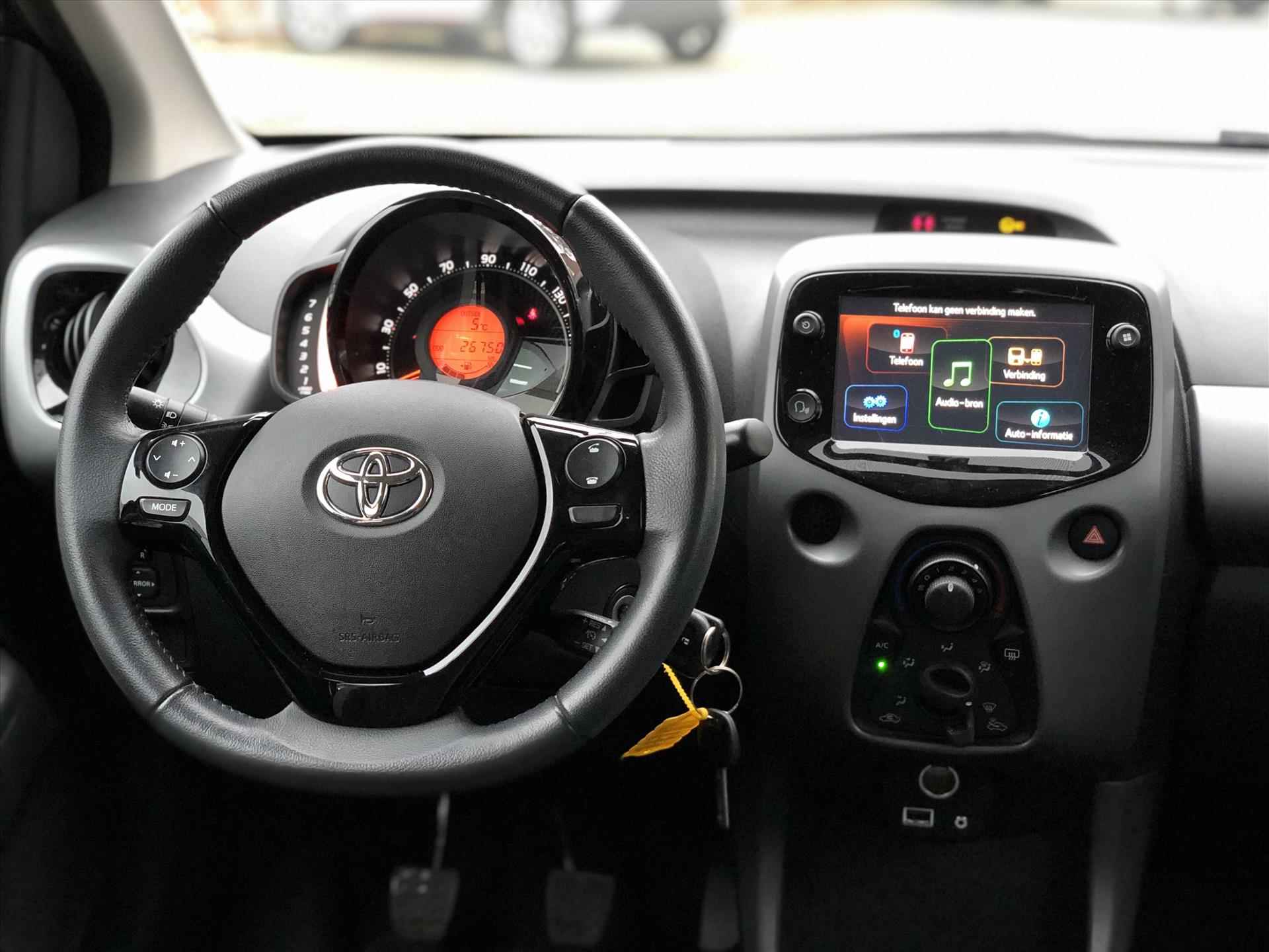 Toyota Aygo 1.0 VVT-i x-joy | Apple CarPlay/Android Auto, lichtmetalen velgen, Airconditioning, In hoogte verstelbare stoel, Parkeercamera - 15/38