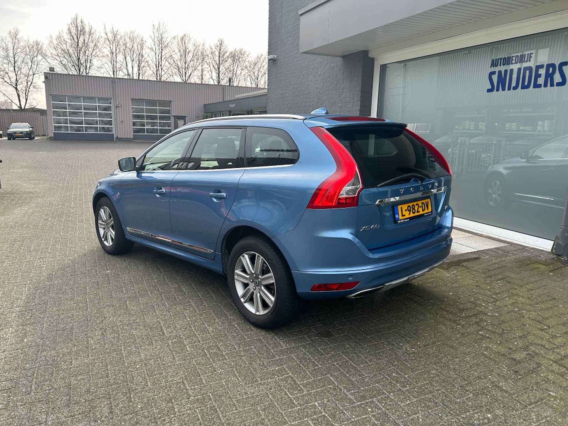 VOLVO Xc60 2.0 T5 Summum Geartronic - 6/25