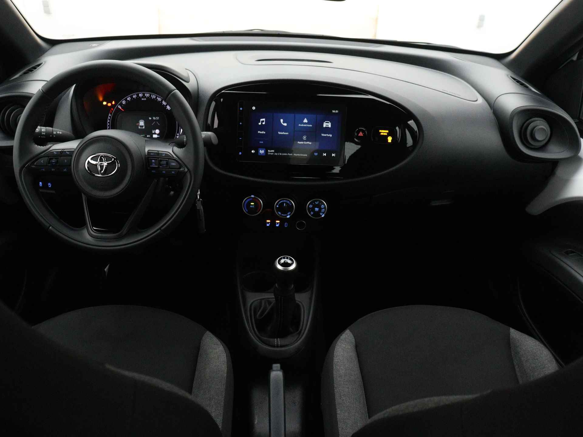 Toyota Aygo X 1.0 VVT-i X-Play Limited | Airco | Camera | Apple Carplay/Android Auto | Stoelverwarming | - 6/41