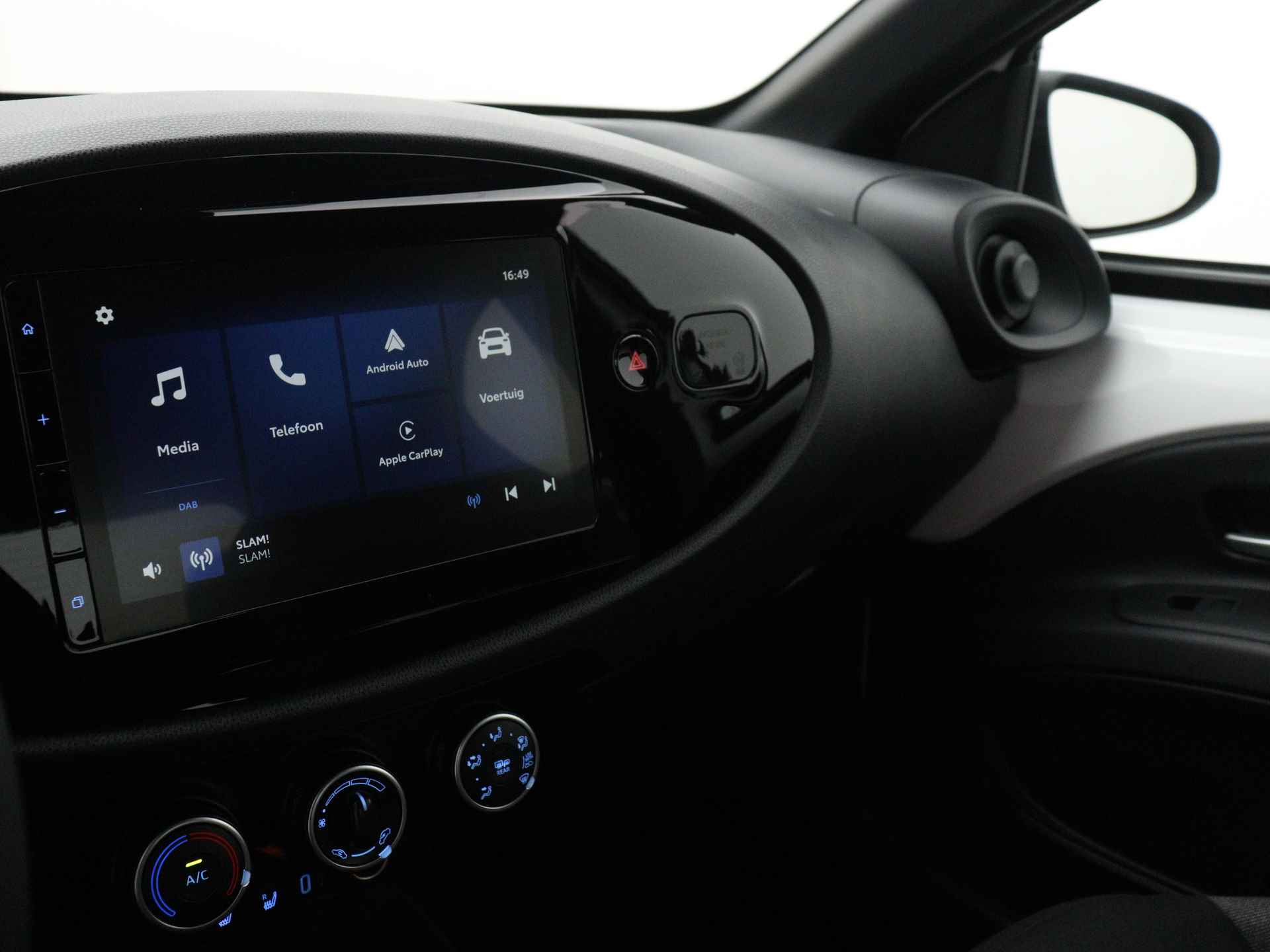 Toyota Aygo X 1.0 VVT-i X-Play Limited | Airco | Camera | Apple Carplay/Android Auto | Stoelverwarming | - 8/41