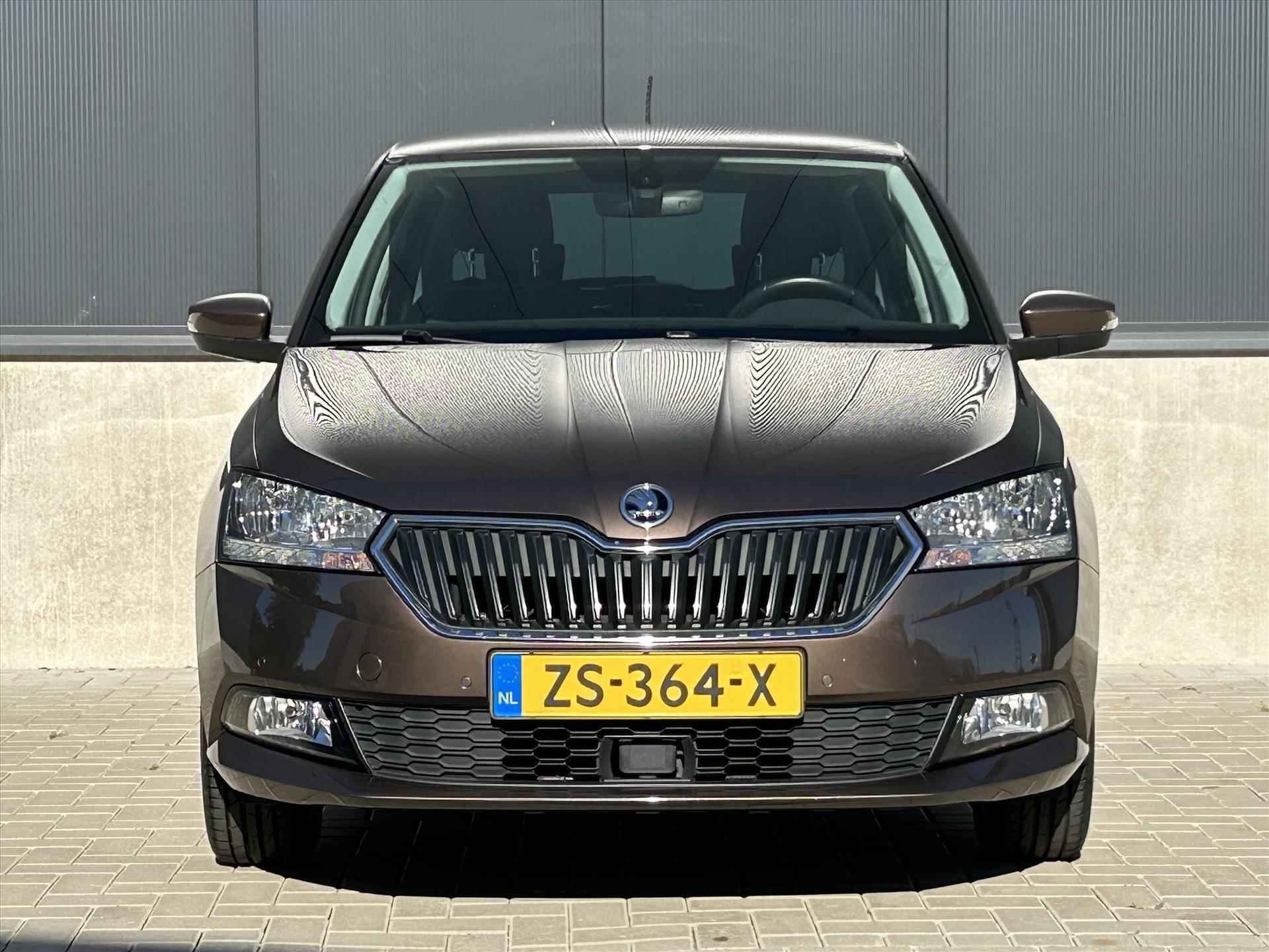 SKODA Fabia 1.0 TSI Greentech 95pk Style | Navigatie | Climate Control | Cruise Control | Parkeersensoren | 15" Lichtmetalen Velgen | - 2/33