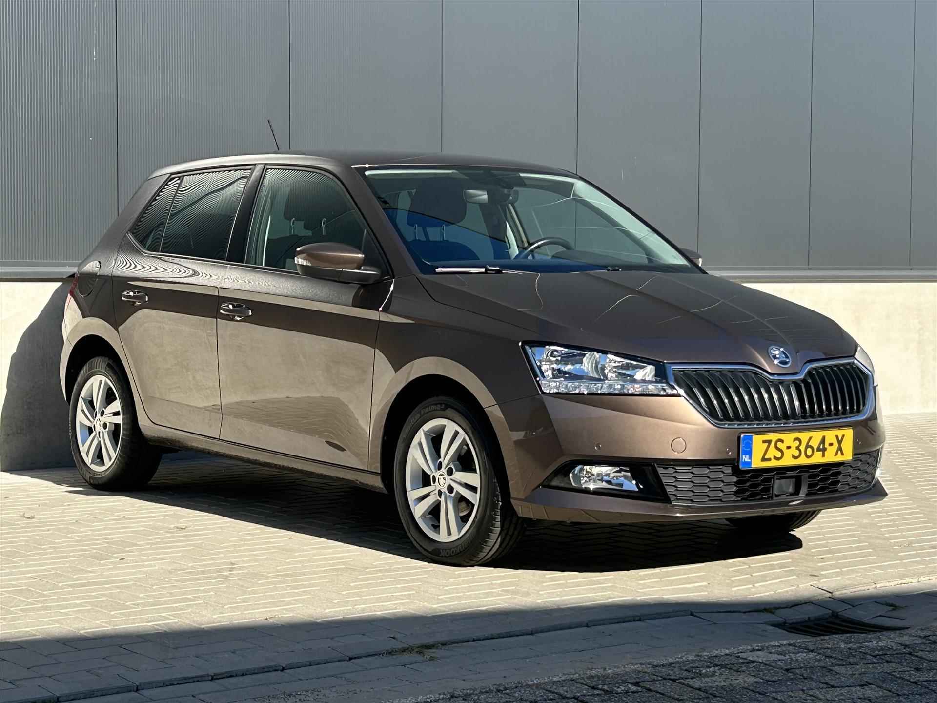 SKODA Fabia 1.0 TSI Greentech 95pk Style | Navigatie | Climate Control | Cruise Control | Parkeersensoren | 15" Lichtmetalen Velgen | - 3/33