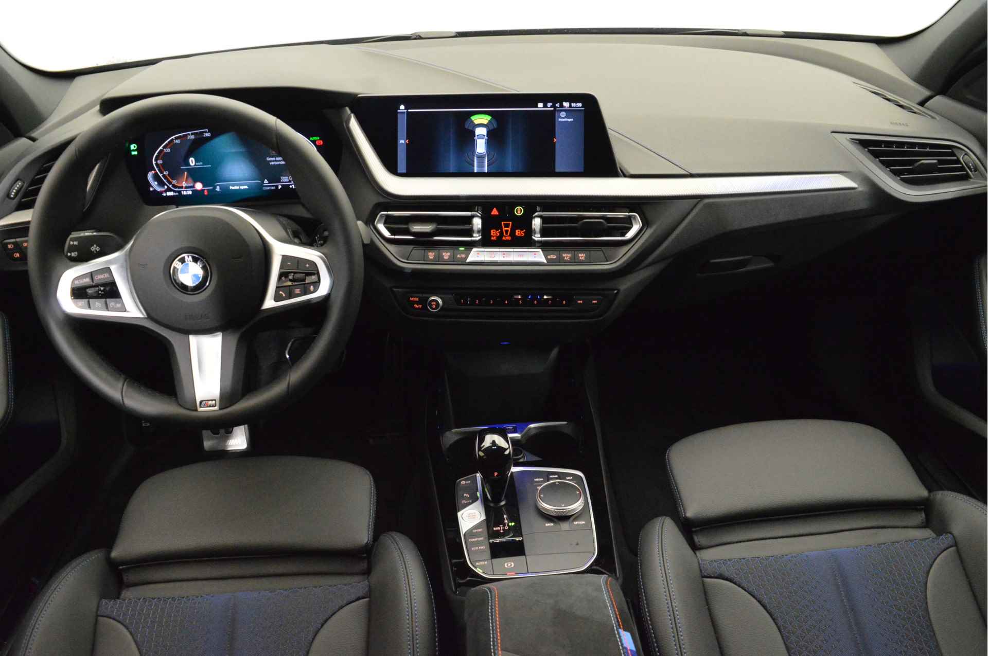 BMW 1-serie 118i M Sport Automaat / Sportstoelen / Adaptieve LED / M Sportonderstel / Live Cockpit Professional / Extra getint glas - 17/24