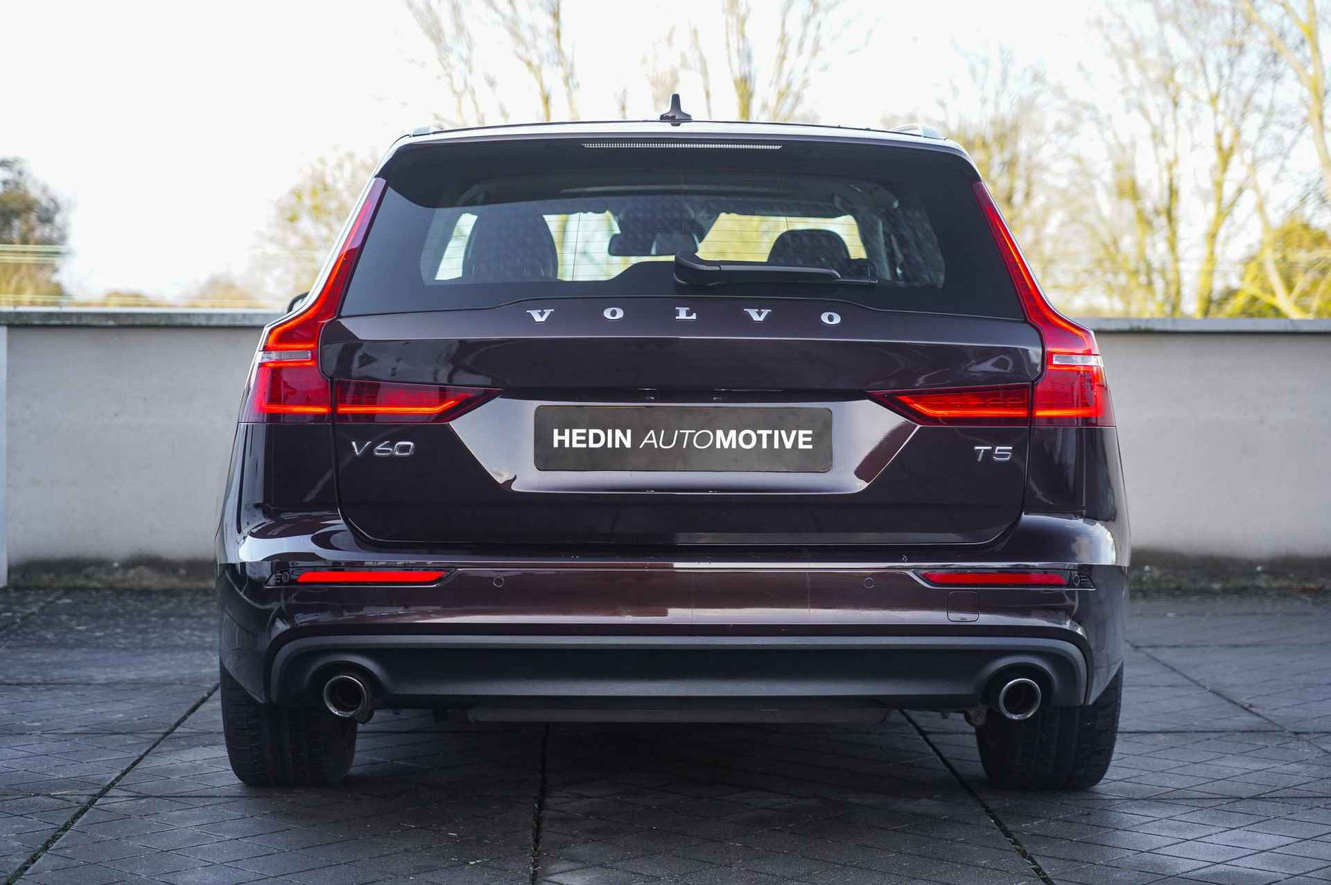 Volvo V60 2.0 T5 Momentum Verwarmbare voorstoelen | Parkeersensoren achter| Panoramadak | 17 inch LM - 5/30