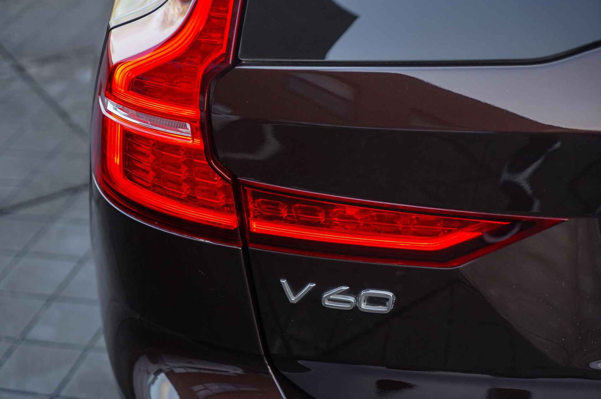 Volvo V60 2.0 T5 Momentum Verwarmbare voorstoelen | Parkeersensoren achter| Panoramadak | 17 inch LM - 8/30