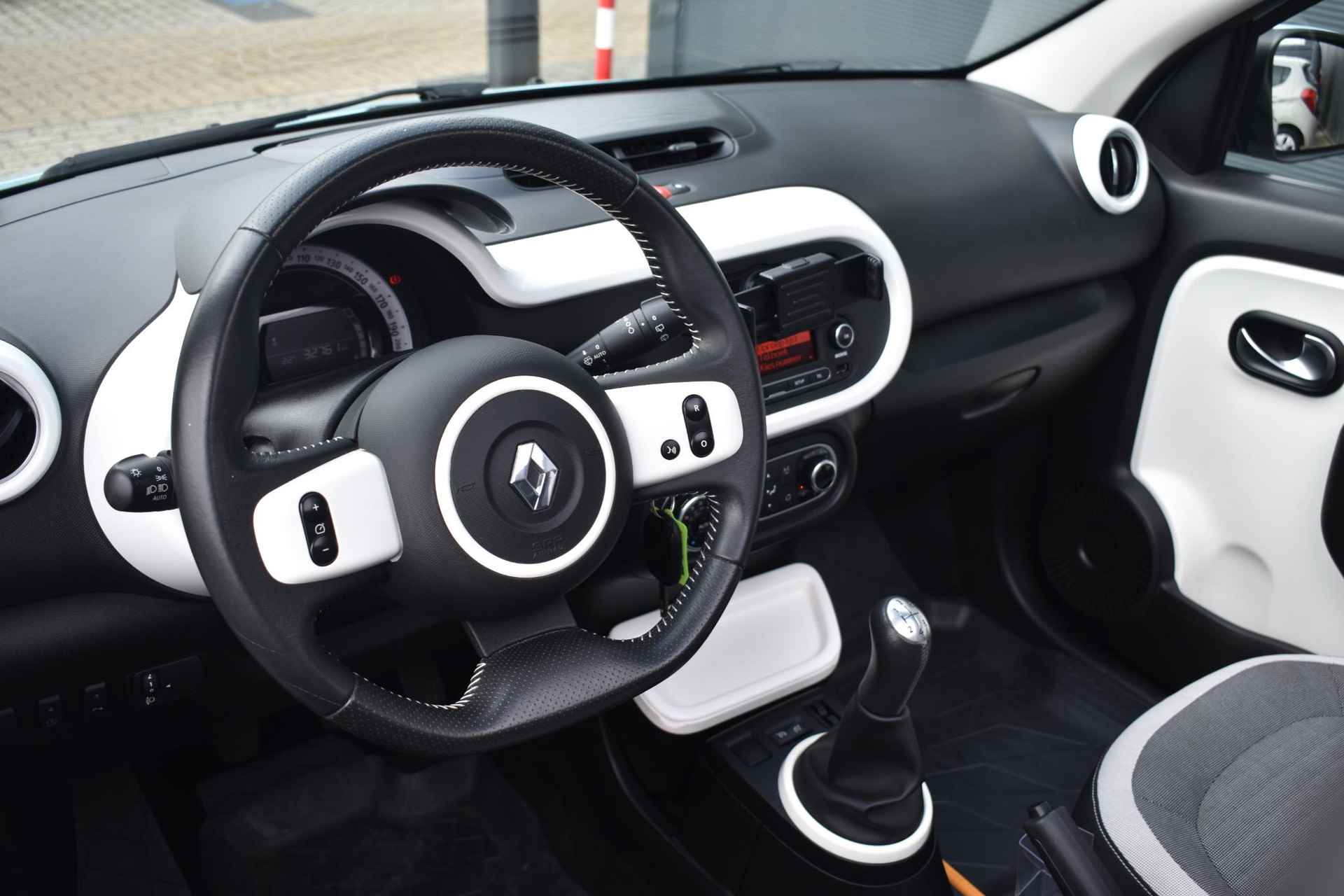 Renault Twingo 1.0 SCe Intens 70pk | Elektrisch Vouwdak | Parkeersensoren achter | Lichtmetalen velgen 16" | 1e eigenaar | Lage KM-Stand! - 12/33