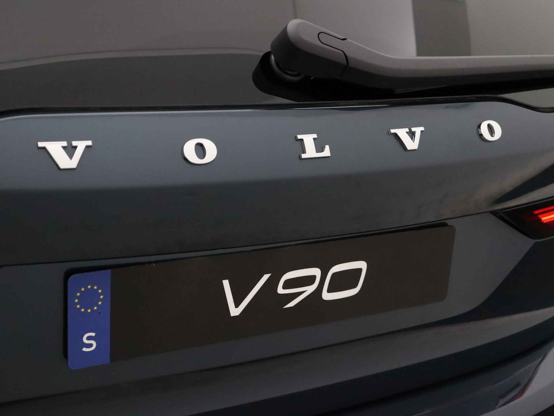 Volvo V90 2.0 T6 AWD Plus Bright - 44/48