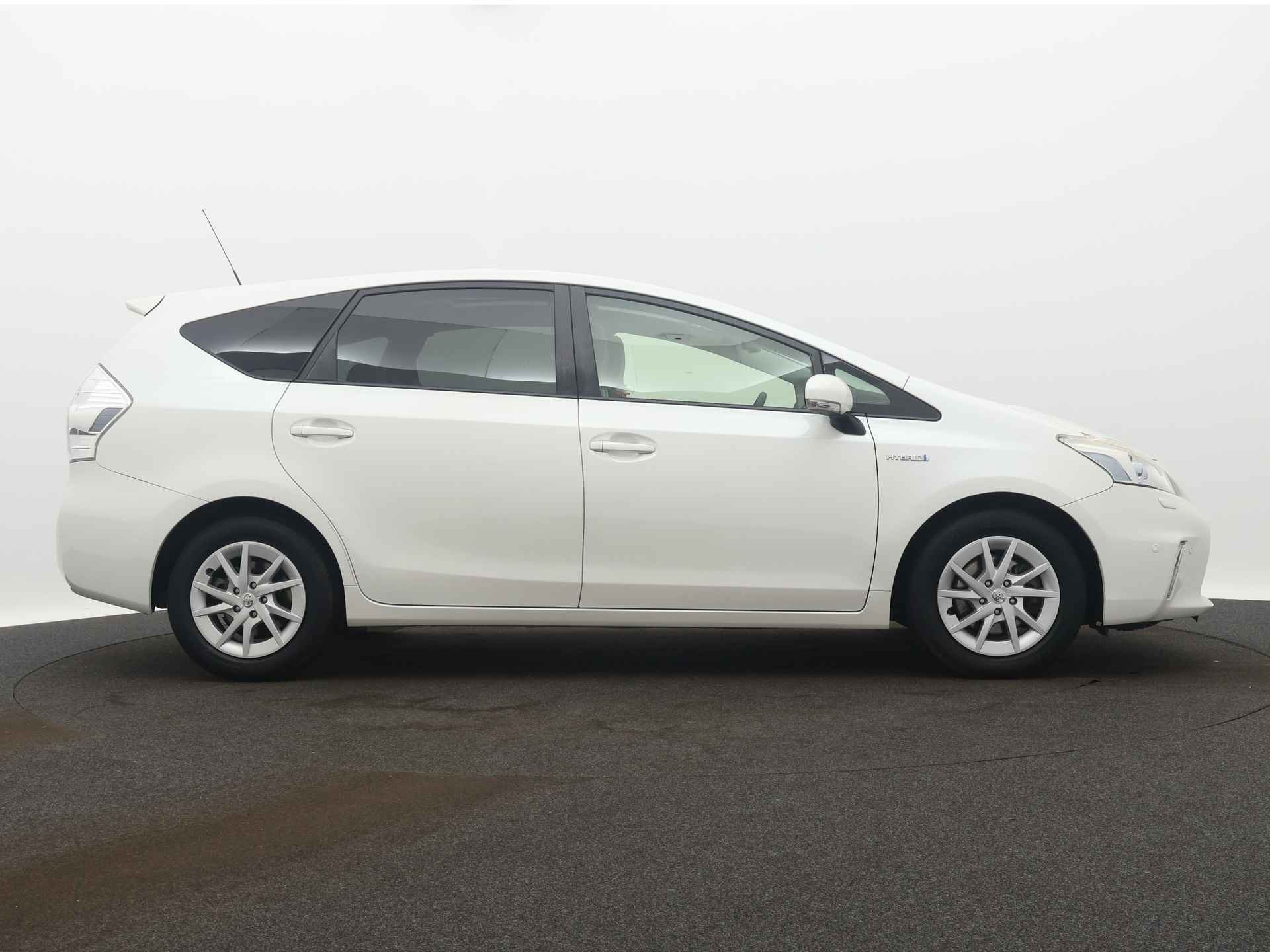 Toyota Prius Wagon 1.8 Dynamic Business 96g | JBL | Panoramadak | Head-up Display | Adaptive Cruise Control | Navigatie | Camera | Parkeersensoren | Climate Control | LM velgen | Stoelverwarming | Parkeerhulp | - 16/46