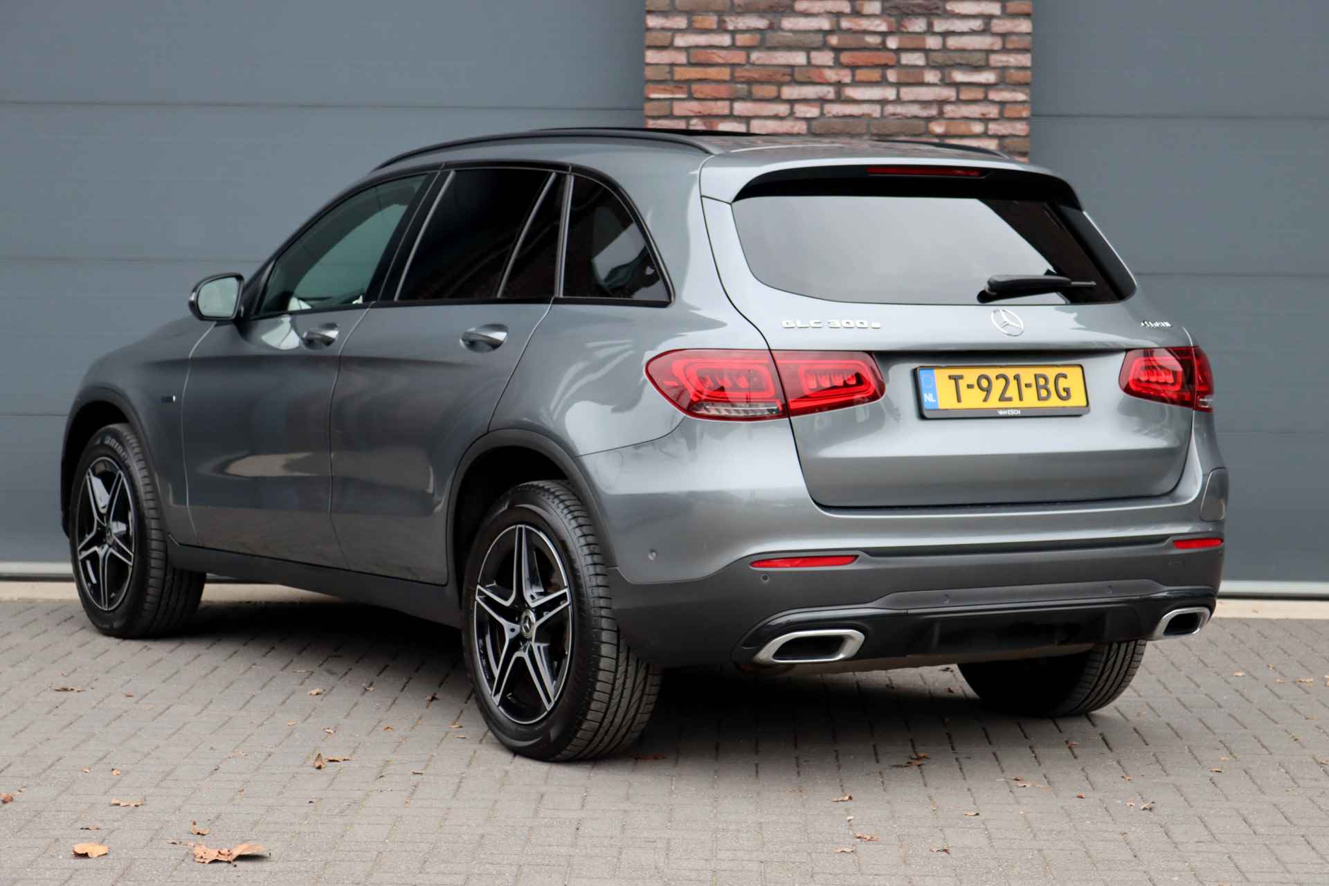 Mercedes-Benz GLC 300e 4MATIC Premium+ AMG Line Aut9 | Distronic+ | Burmester | Panoramadak | Trekhaak | Surround Camera | Sfeerverlichting | Augmented Reality | Geluidsisolerend Glas | - 6/43