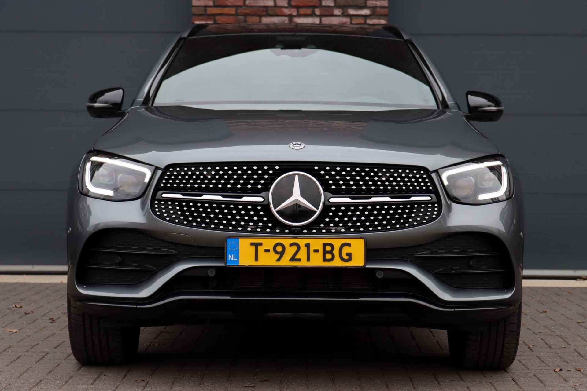 Mercedes-Benz GLC 300e 4MATIC Premium+ AMG Line Aut9 | Distronic+ | Burmester | Panoramadak | Trekhaak | Surround Camera | Sfeerverlichting | Augmented Reality | Geluidsisolerend Glas | - 14/43