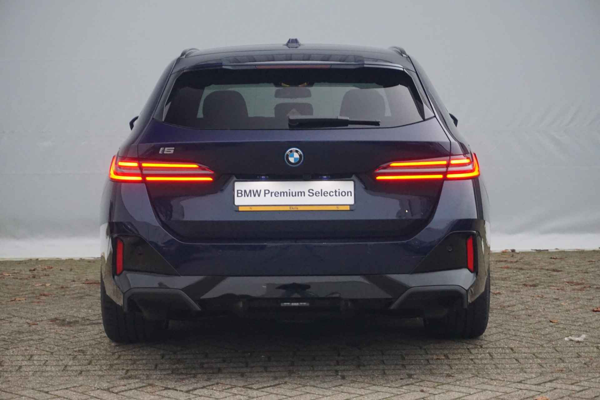 BMW i5 Touring eDrive40 M Sport Pro / Innovation / Comfort Pack / Travel Pack / Trekhaak - 5/29