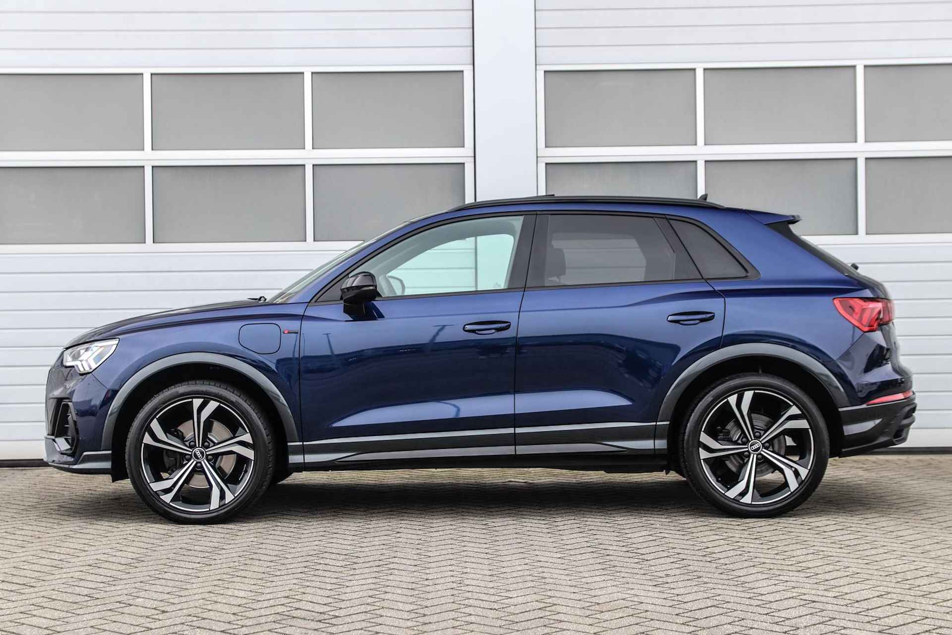 Audi Q3 45 TFSIe 245pk S-Line Edition | Adaptief Onderstel | Trekhaak | Panoramadak - 10/56