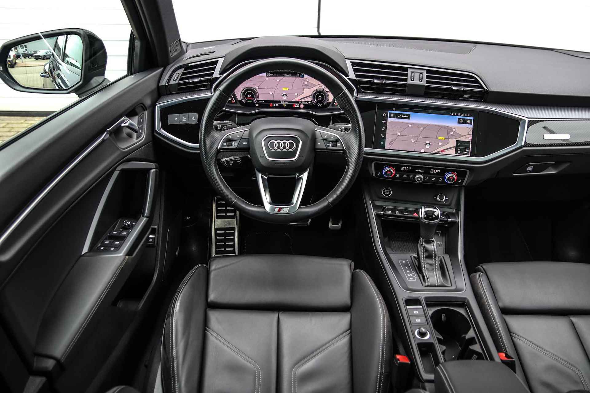 Audi Q3 45 TFSIe 245pk S-Line Edition | Adaptief Onderstel | Trekhaak | Panoramadak - 55/56