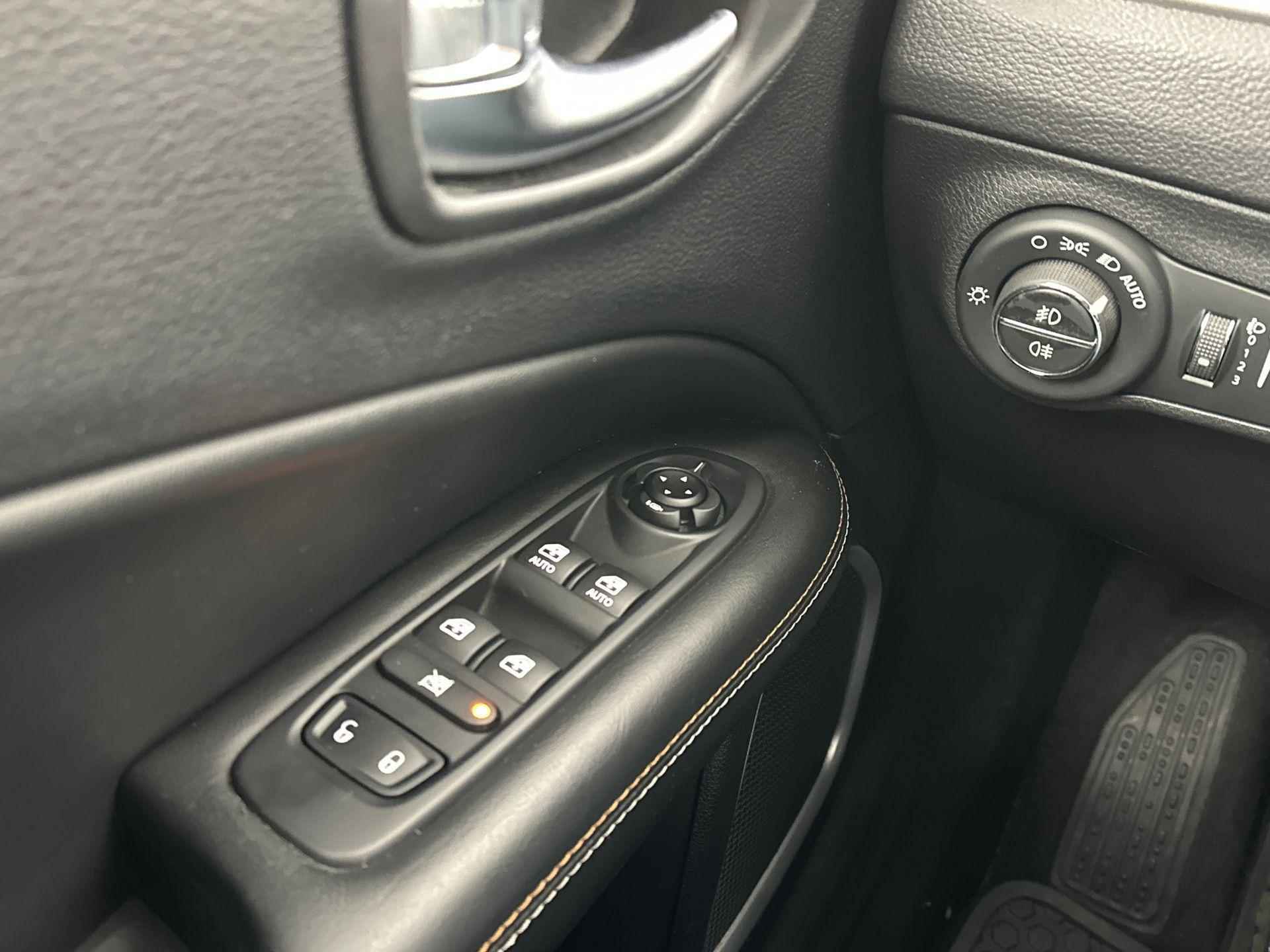 Jeep Compass 1.4 MultiAir Limited | Automatische Airconditioning | Parkeersensoren | Trekhaak | Navigatie | Half-Lederen Bekleding | Stoelverwarming - 16/25