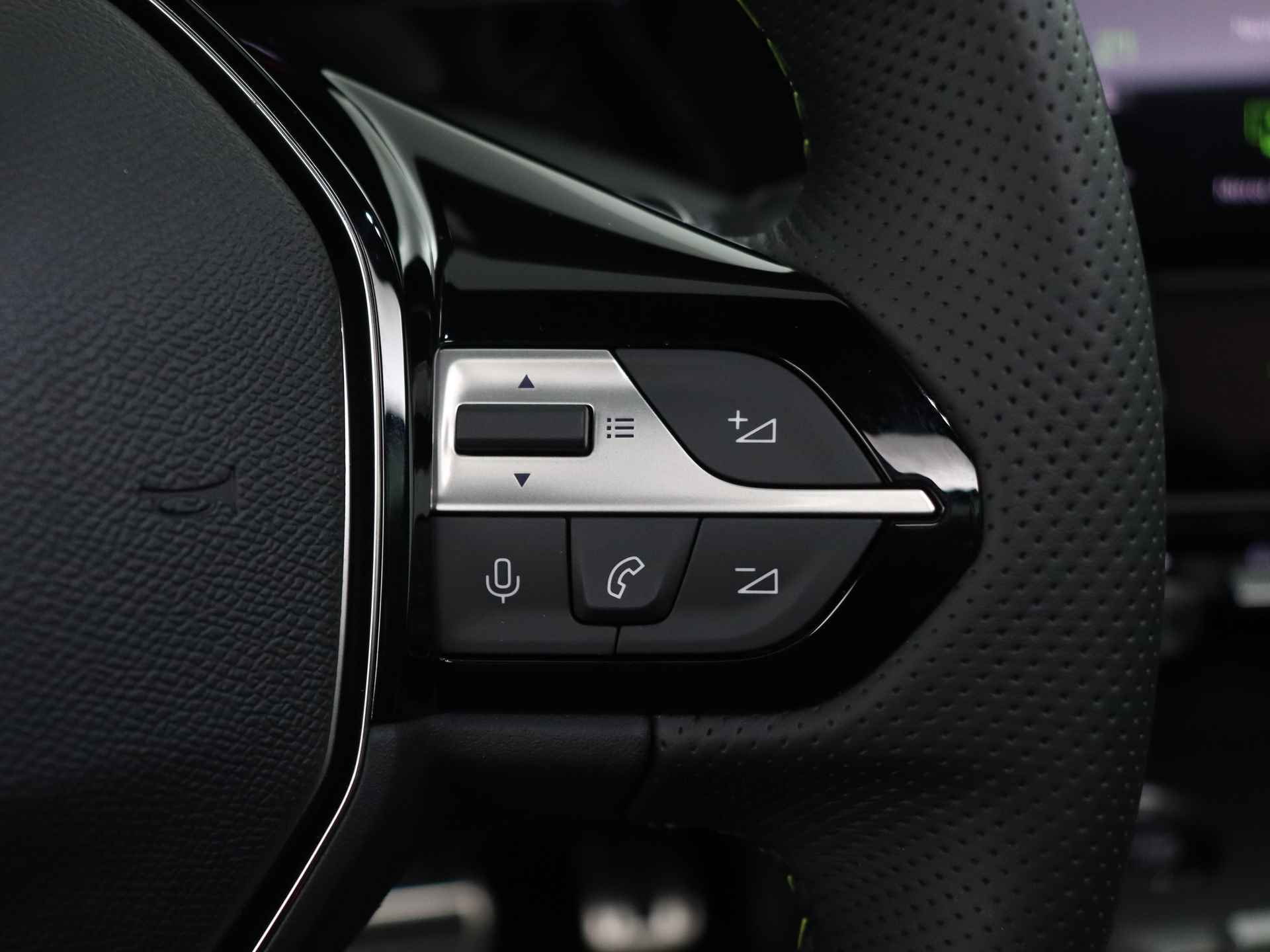 Peugeot 408 1.2 PureTech GT 130 EAT8 | Panoramadak | Focal | Massagestoelen | Elektrische Klep | Navigatie | Camera | Draadloze Apple Carplay/Android Auto | Stoel- Stuurverwarming | Adaptive cruise control | - 23/44