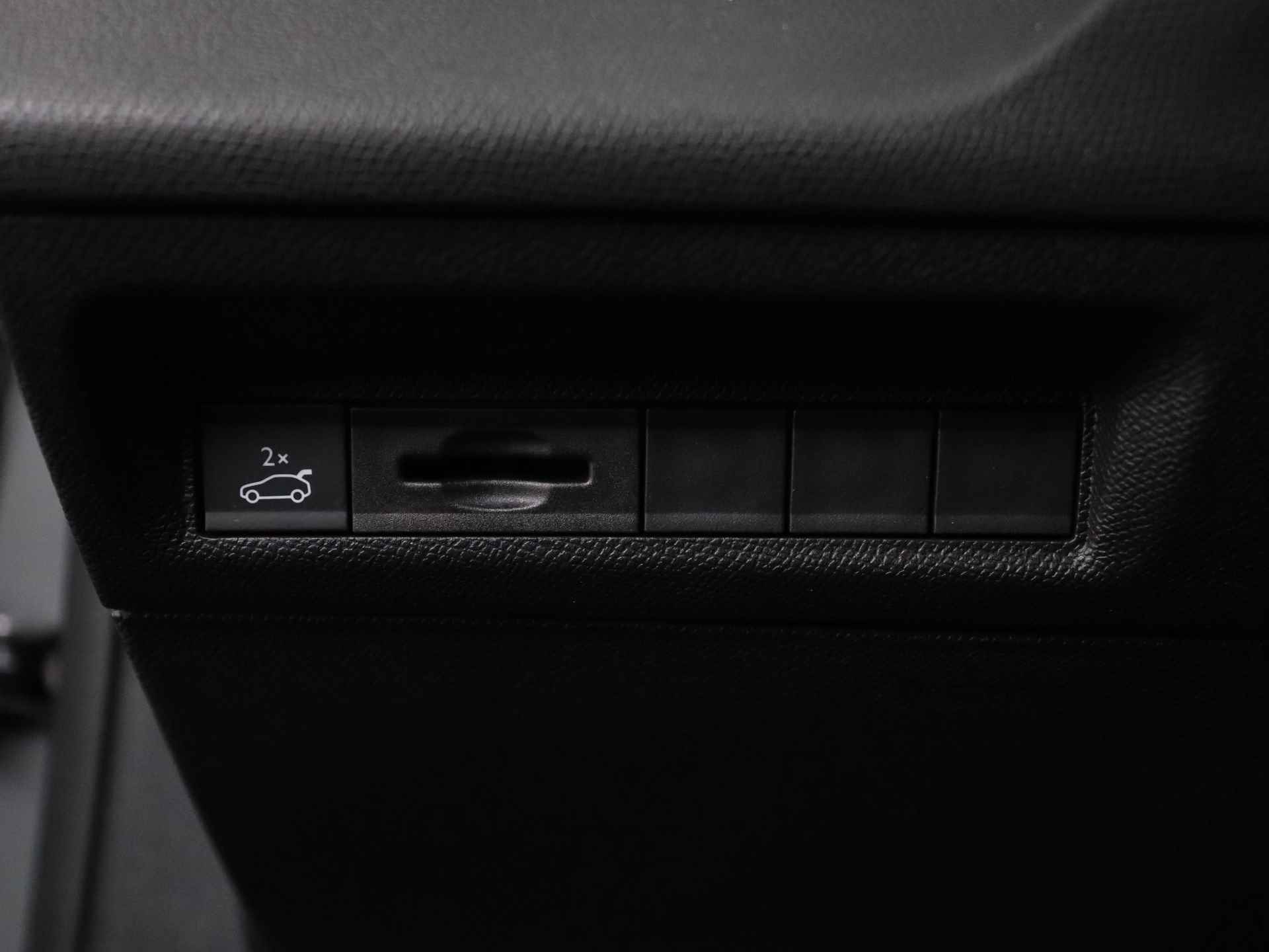 Peugeot 408 1.2 PureTech GT 130 EAT8 | Panoramadak | Focal | Massagestoelen | Elektrische Klep | Navigatie | Camera | Draadloze Apple Carplay/Android Auto | Stoel- Stuurverwarming | Adaptive cruise control | - 33/44