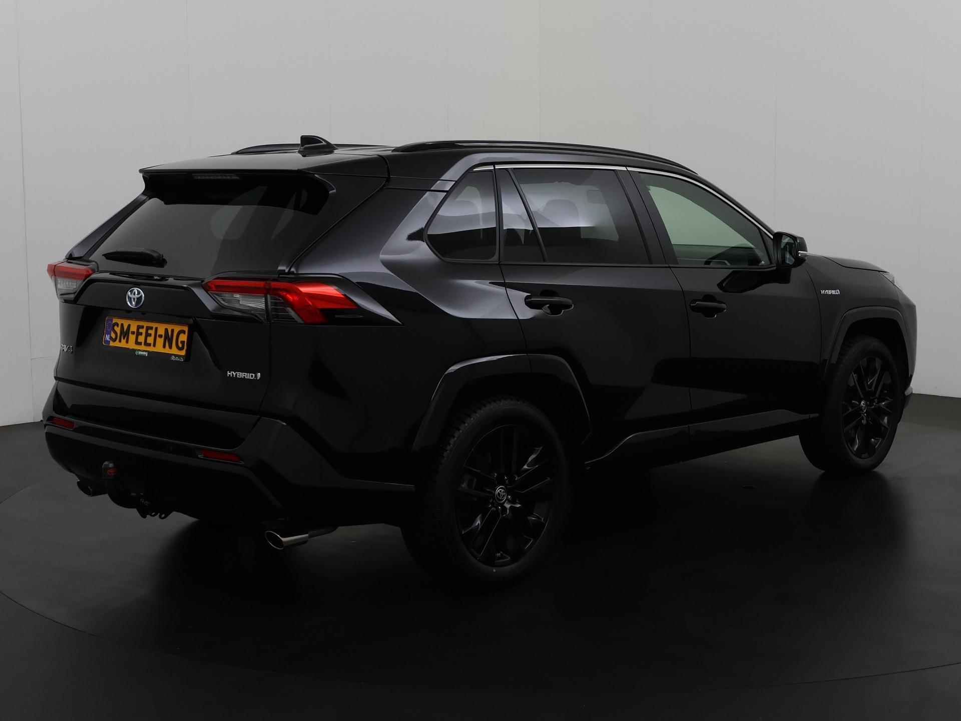 Toyota RAV4 2.5 Hybrid Black Edition | Trekhaak | 360 Camera | Winterpakket | JBL | Zondag Open! - 4/40