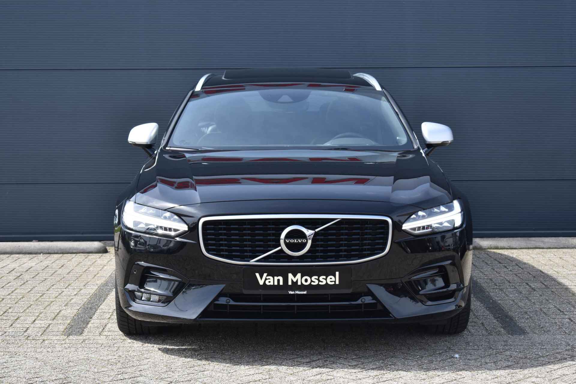 Volvo V90 2.0 T4 R-Design 190pk | Harman & Kardon | Panorama-dak  | Head-up Display | Stoelverwarming | Trekhaak | BTW - 2/56
