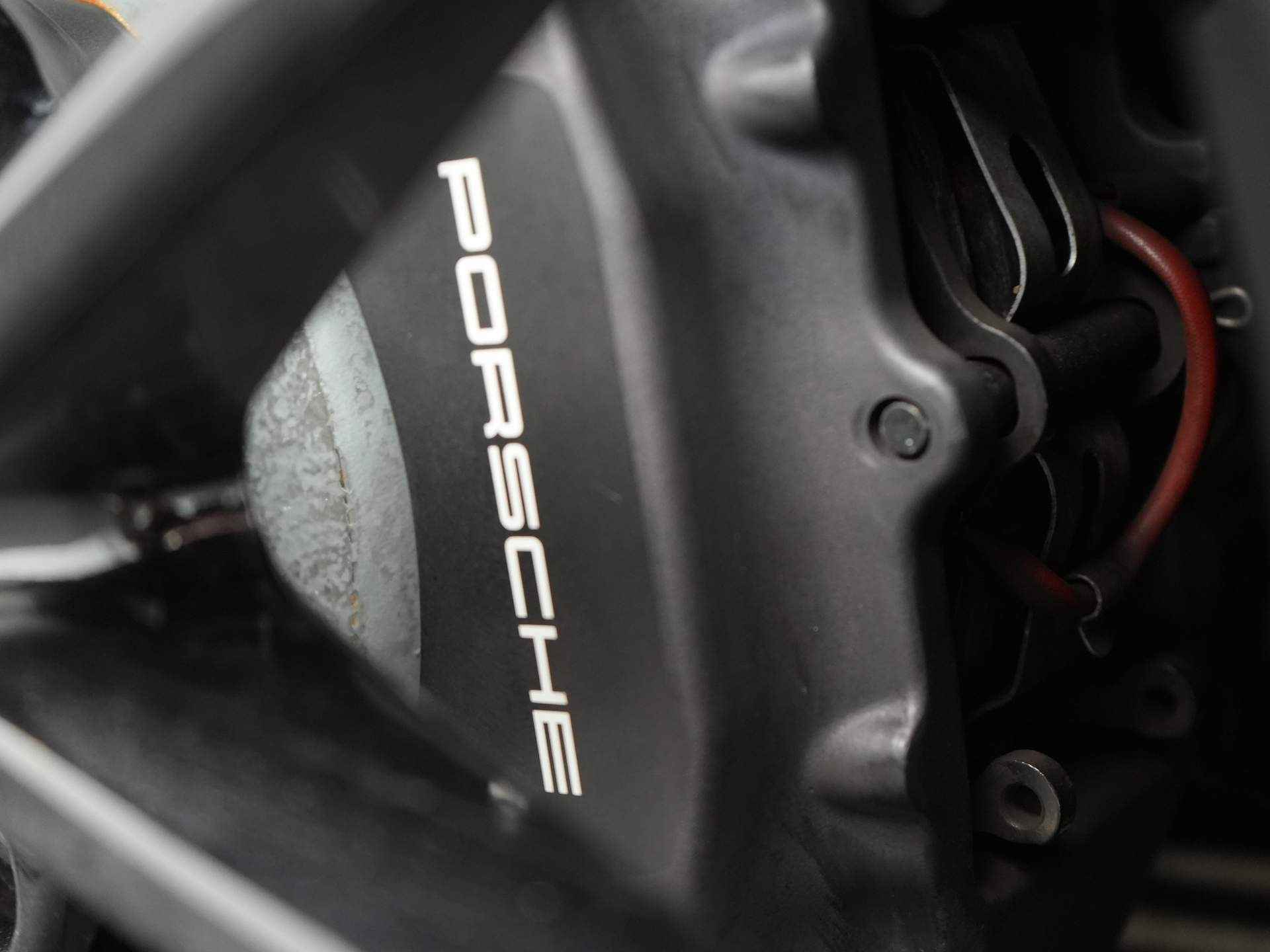 Porsche 718 Boxster 2.0T 300pk - Automaat - Lederen Interieur- Navigatie - Sportuitlaat - Actieve Demping - - 23/26