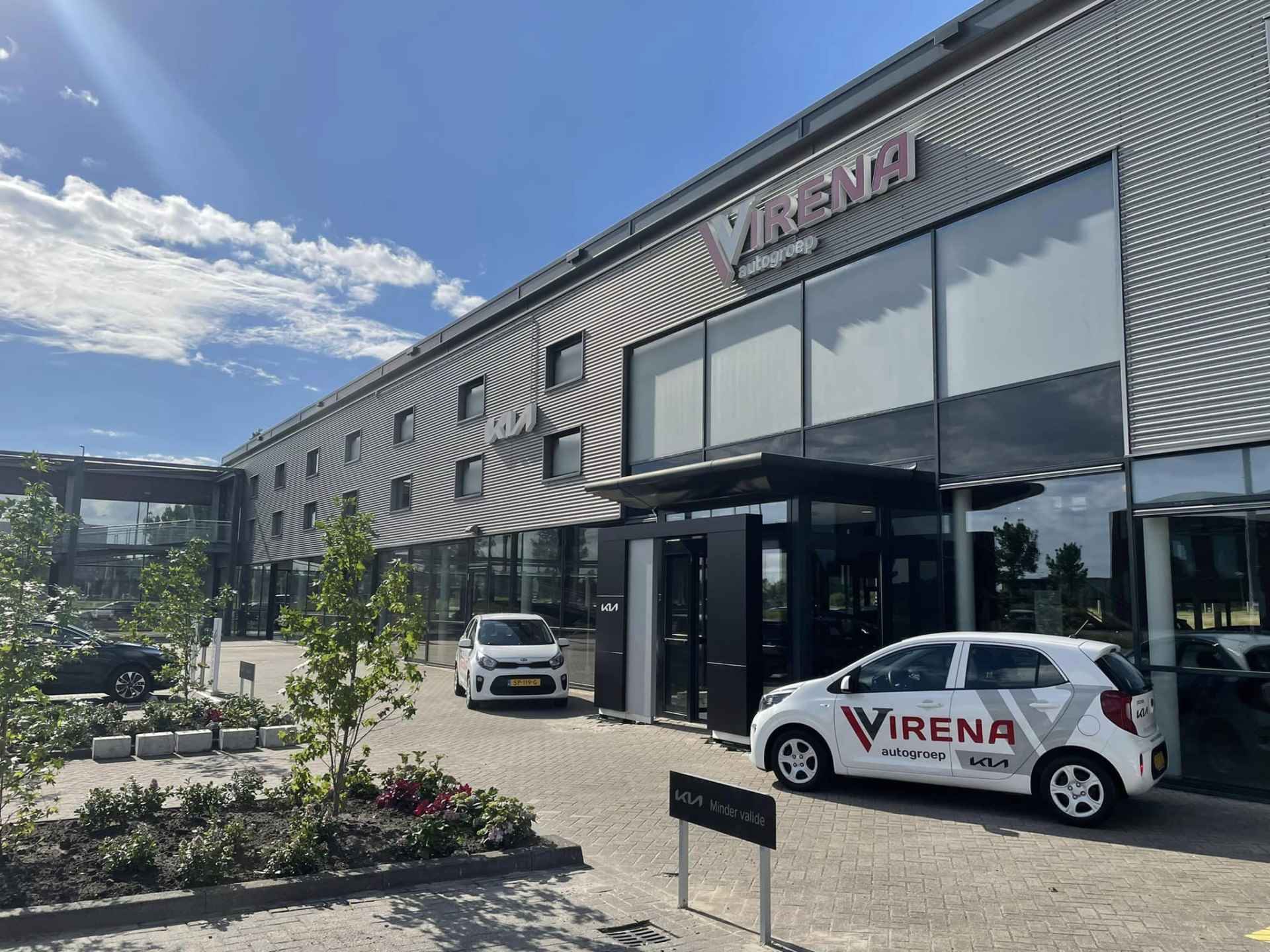 Kia EV3 GT-PlusLine 81.4 kWh - Rijdende Demo - Draadloze Apple CarPlay / Android Auto - Stoel en stuurwiel verwarming - Panoramadak - Harman Kardon Audio - Dodehoek assistent - Fabrieksgarantie tot 11-2031 - 4/11