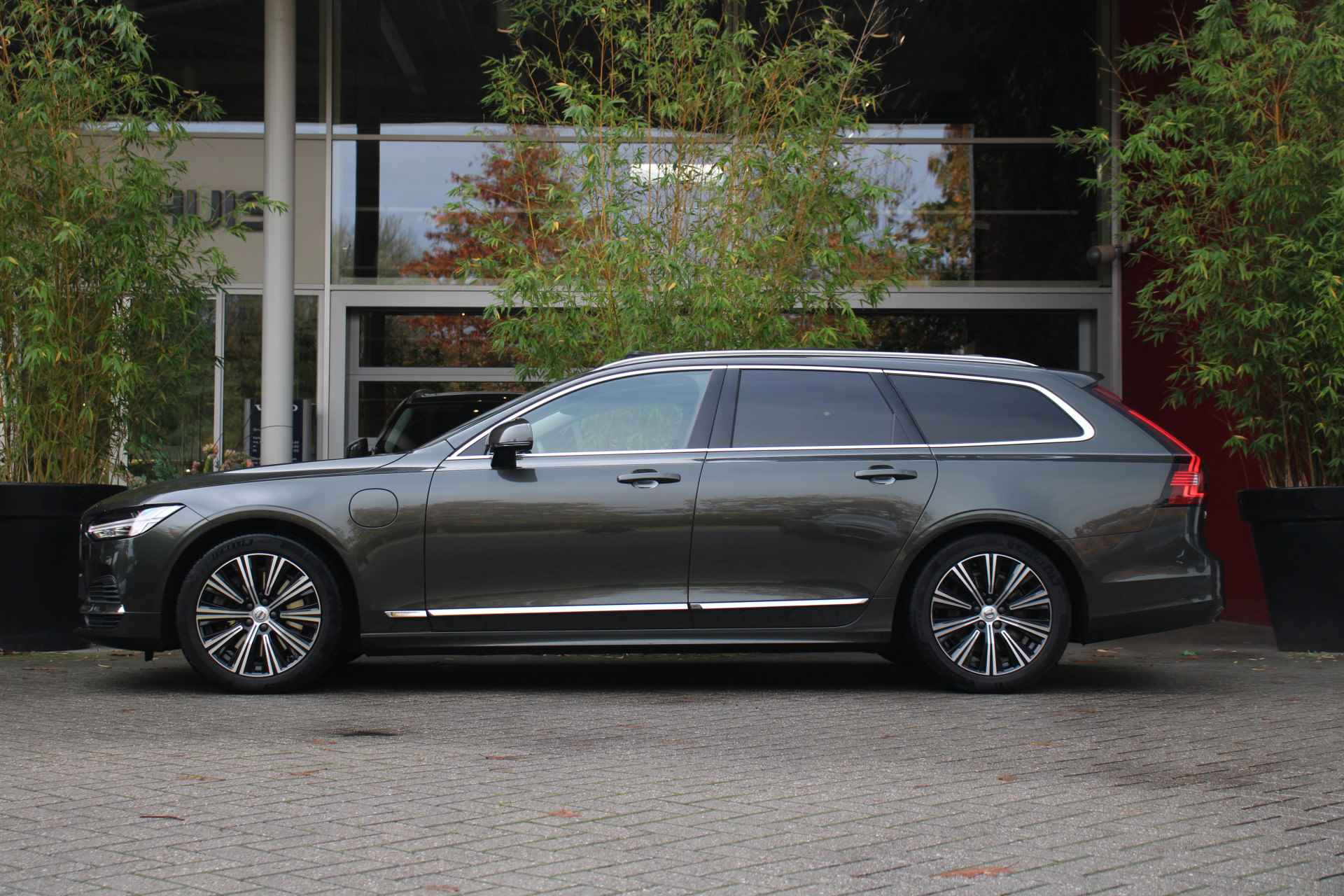 Volvo V90 T6 AWD Business Pro | Trekhaak | 360 Camera | Adaptive Cruise | Schuifdak | Harman/Kardon | Head-up display - 5/28