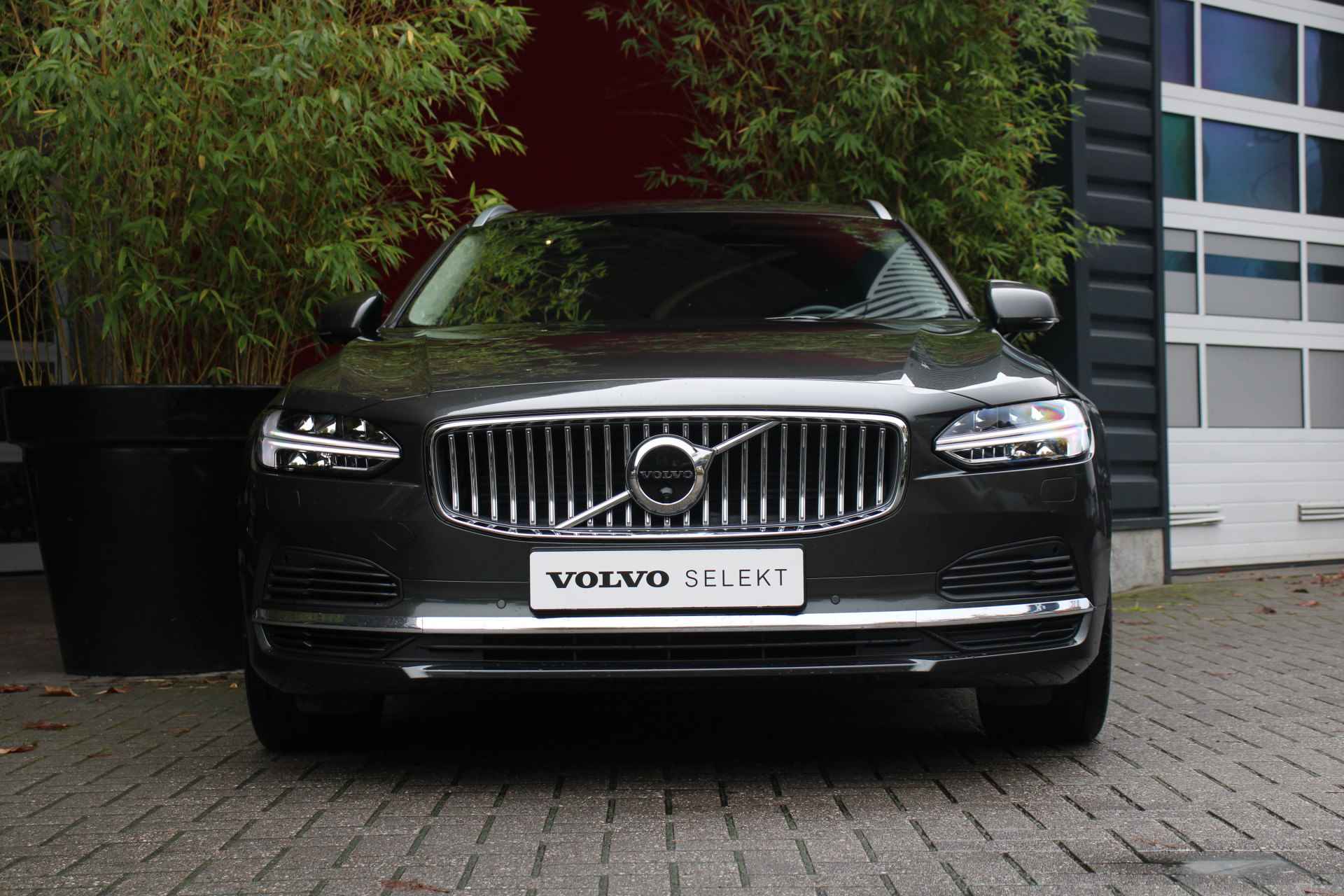 Volvo V90 T6 AWD Business Pro | Trekhaak | 360 Camera | Adaptive Cruise | Schuifdak | Harman/Kardon | Head-up display - 10/28