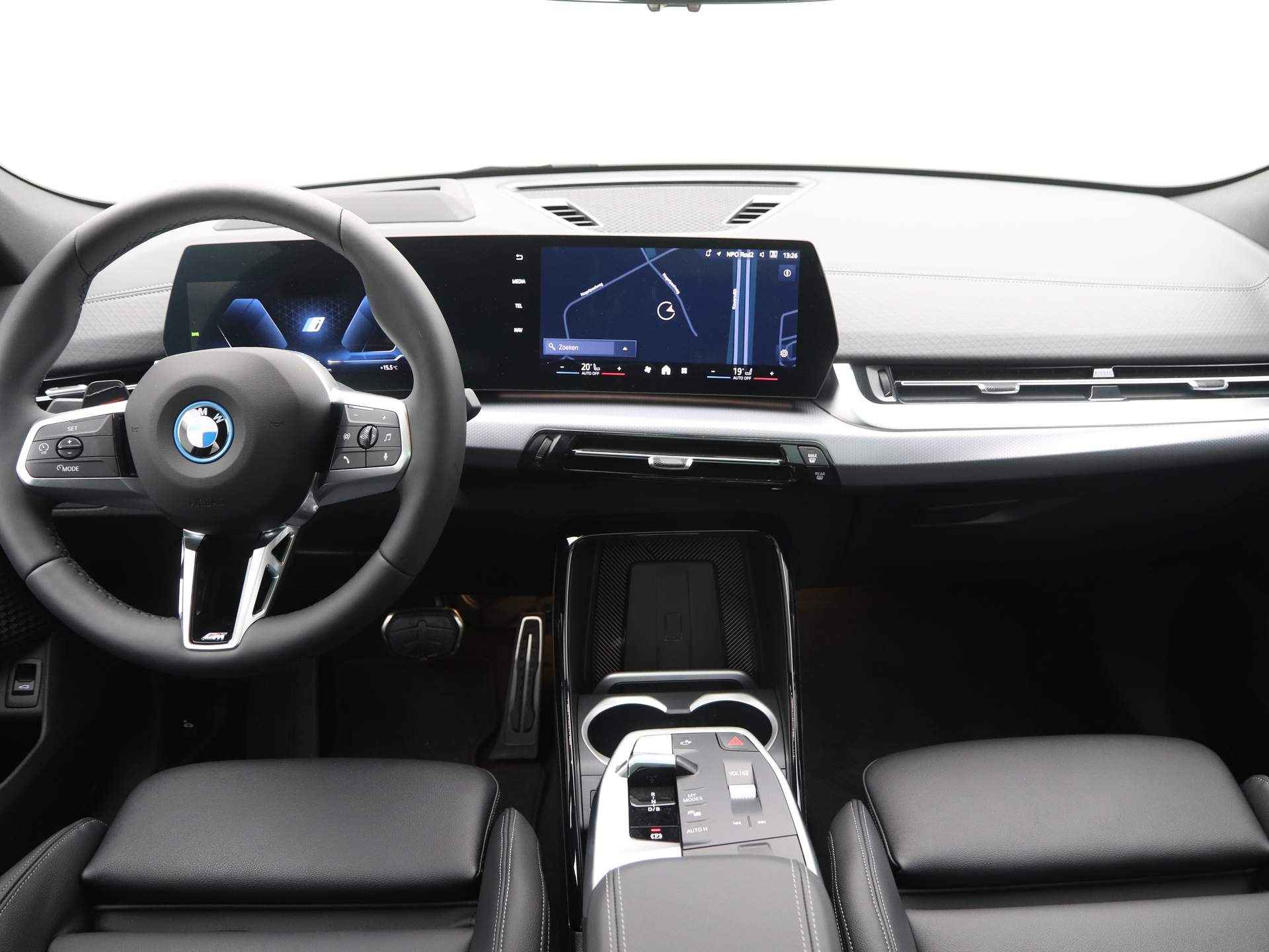 BMW iX2 xDrive30 67kWh - 18/25