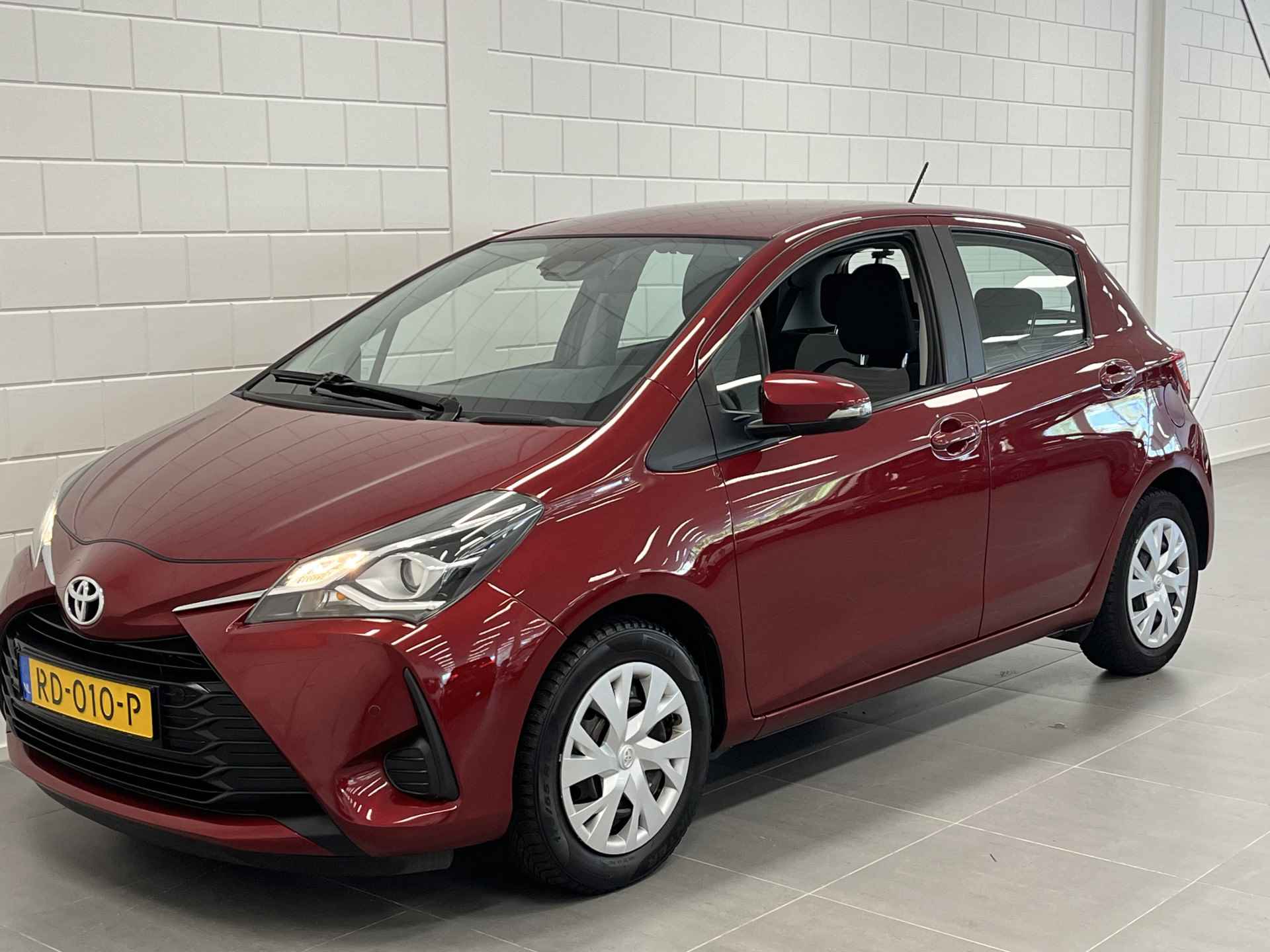 Toyota Yaris 1.0 VVT-i Aspiration NAVIGATIE | CLIMATE CONTROL | CRUISE CONTROL | NETTE AUTO! - 4/47