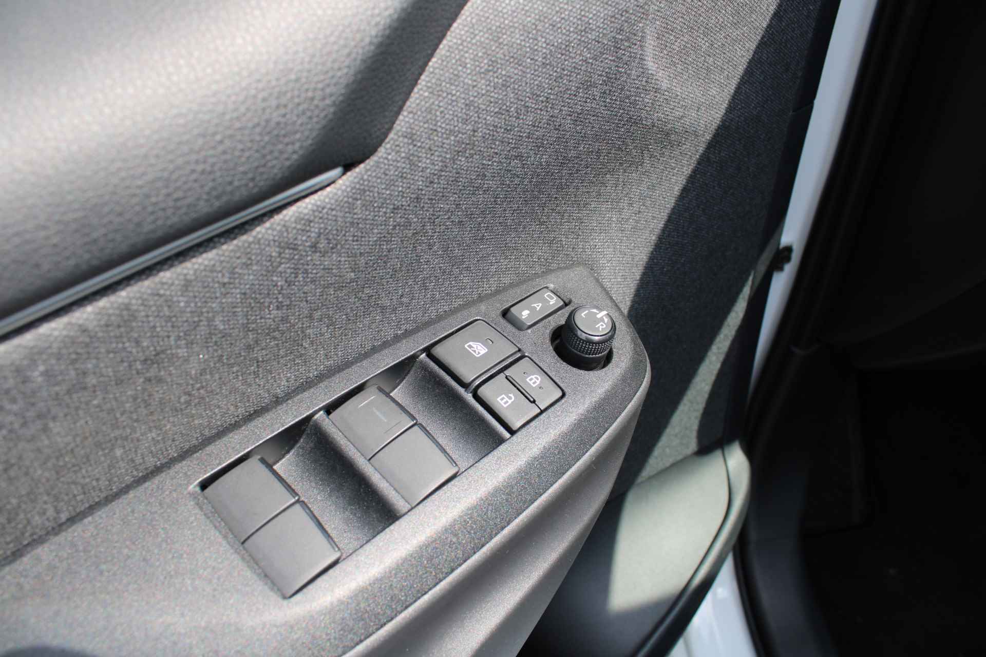 Mazda 2 Hybrid 1.5 Select 1AT 116PK | Keyless Entry | Camera | Stoel- en stuurverwarming | Android Auto | Apple Carplay | - 26/33