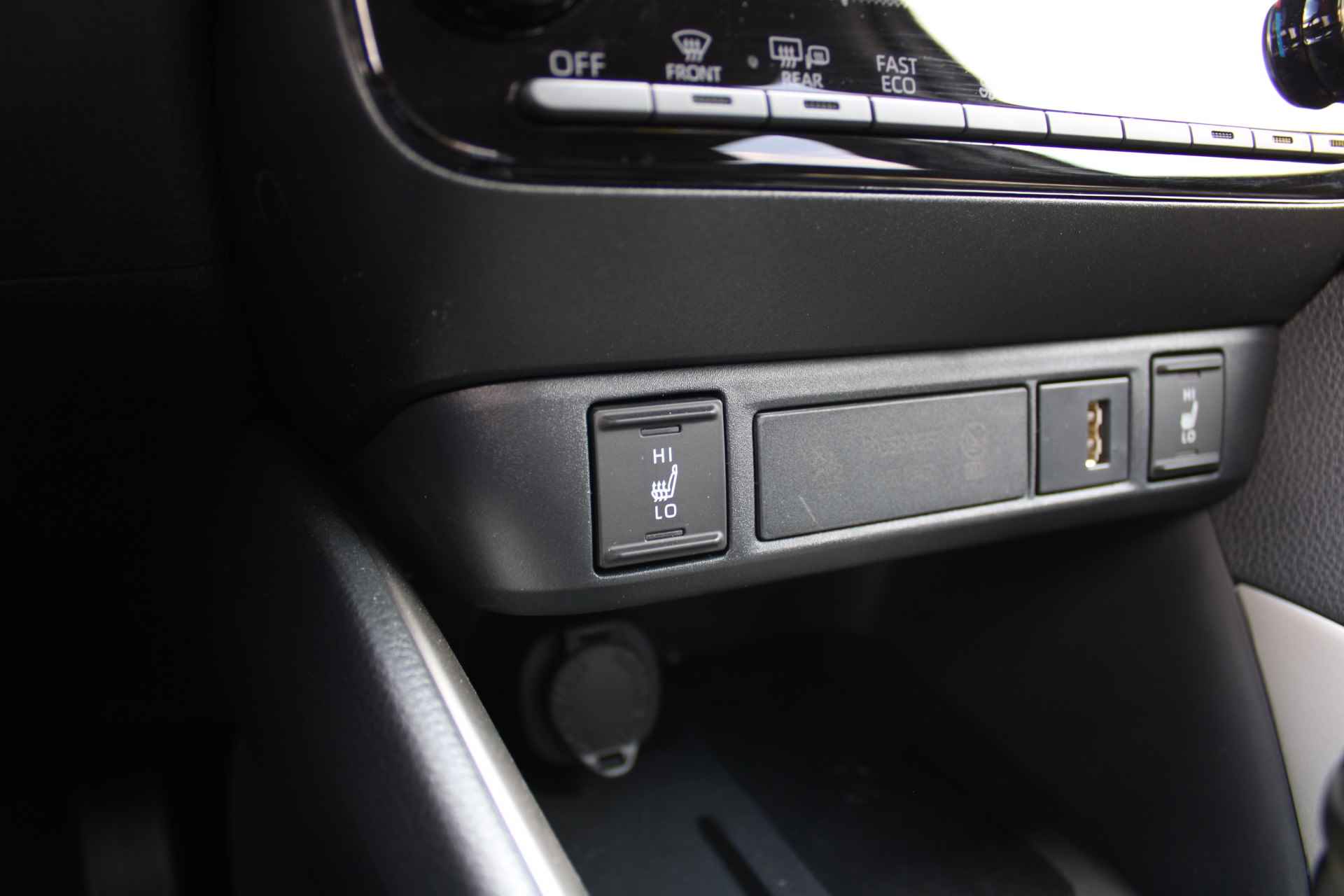 Mazda 2 Hybrid 1.5 Select 1AT 116PK | Keyless Entry | Camera | Stoel- en stuurverwarming | Android Auto | Apple Carplay | - 27/33