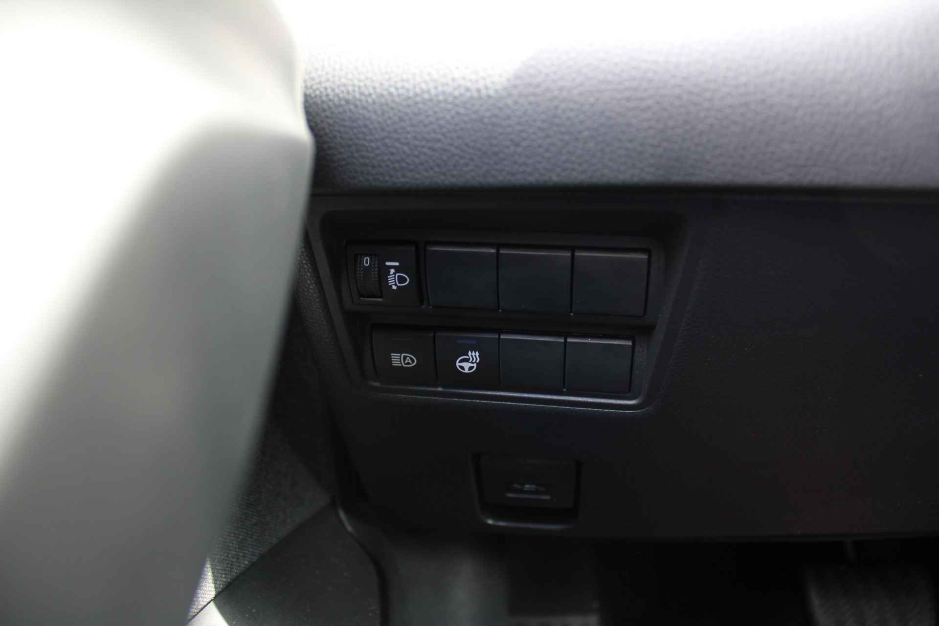 Mazda 2 Hybrid 1.5 Select 1AT 116PK | Keyless Entry | Camera | Stoel- en stuurverwarming | Android Auto | Apple Carplay | - 28/33