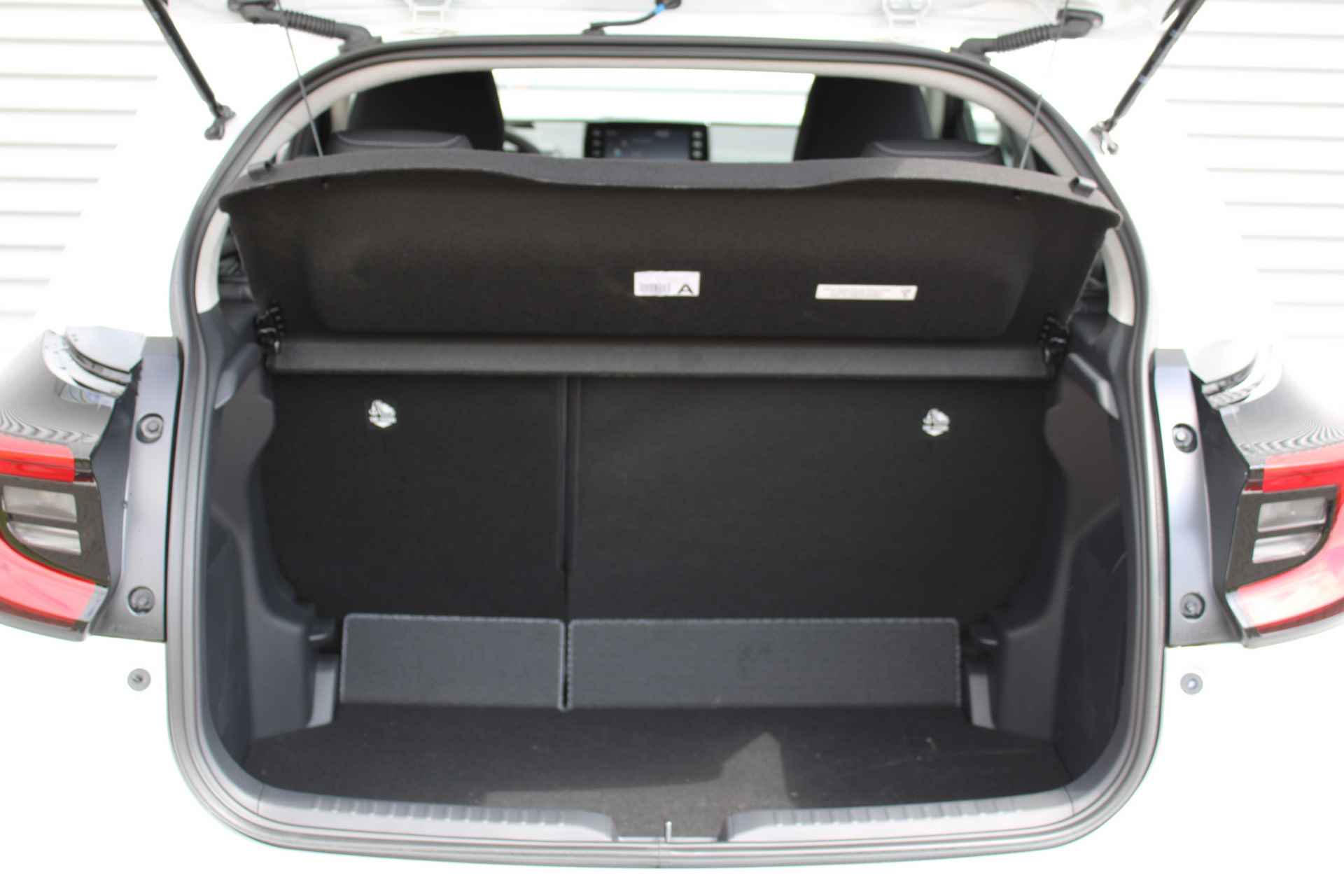 Mazda 2 Hybrid 1.5 Select 1AT 116PK | Keyless Entry | Camera | Stoel- en stuurverwarming | Android Auto | Apple Carplay | - 32/33