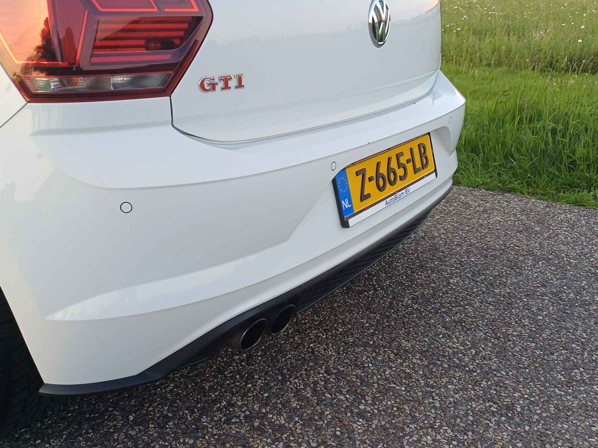Volkswagen Polo 2.0 TSI GTI Pano | Clima | Cruise | Stoelverw. | 17 INCH | Park V+A - 17/44