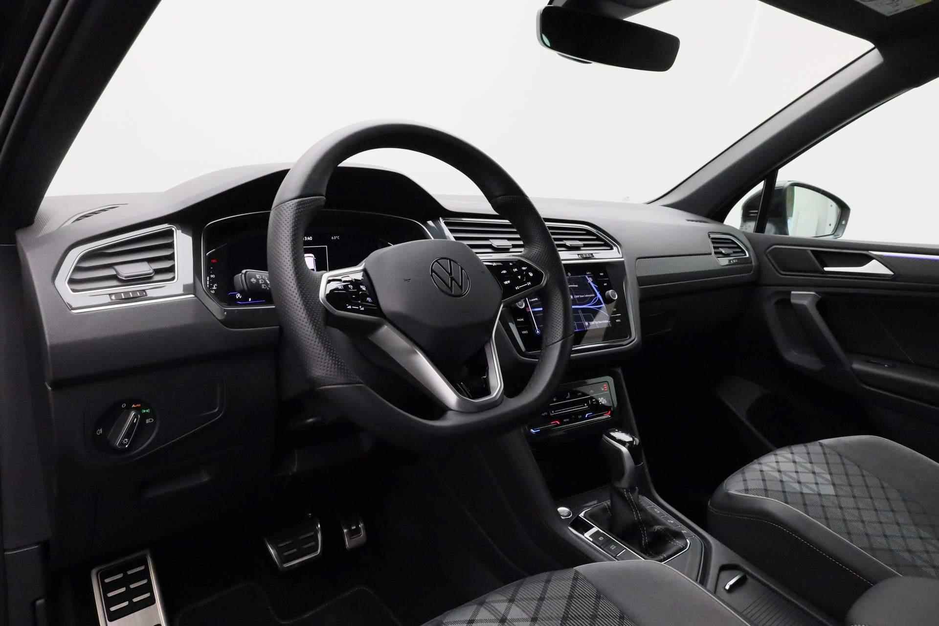 Volkswagen Tiguan 1.5 TSI 150PK DSG R-Line Business+ | Pano | Trekhaak | Keyless | Navi | Camera | 19 inch | ACC - 2/44