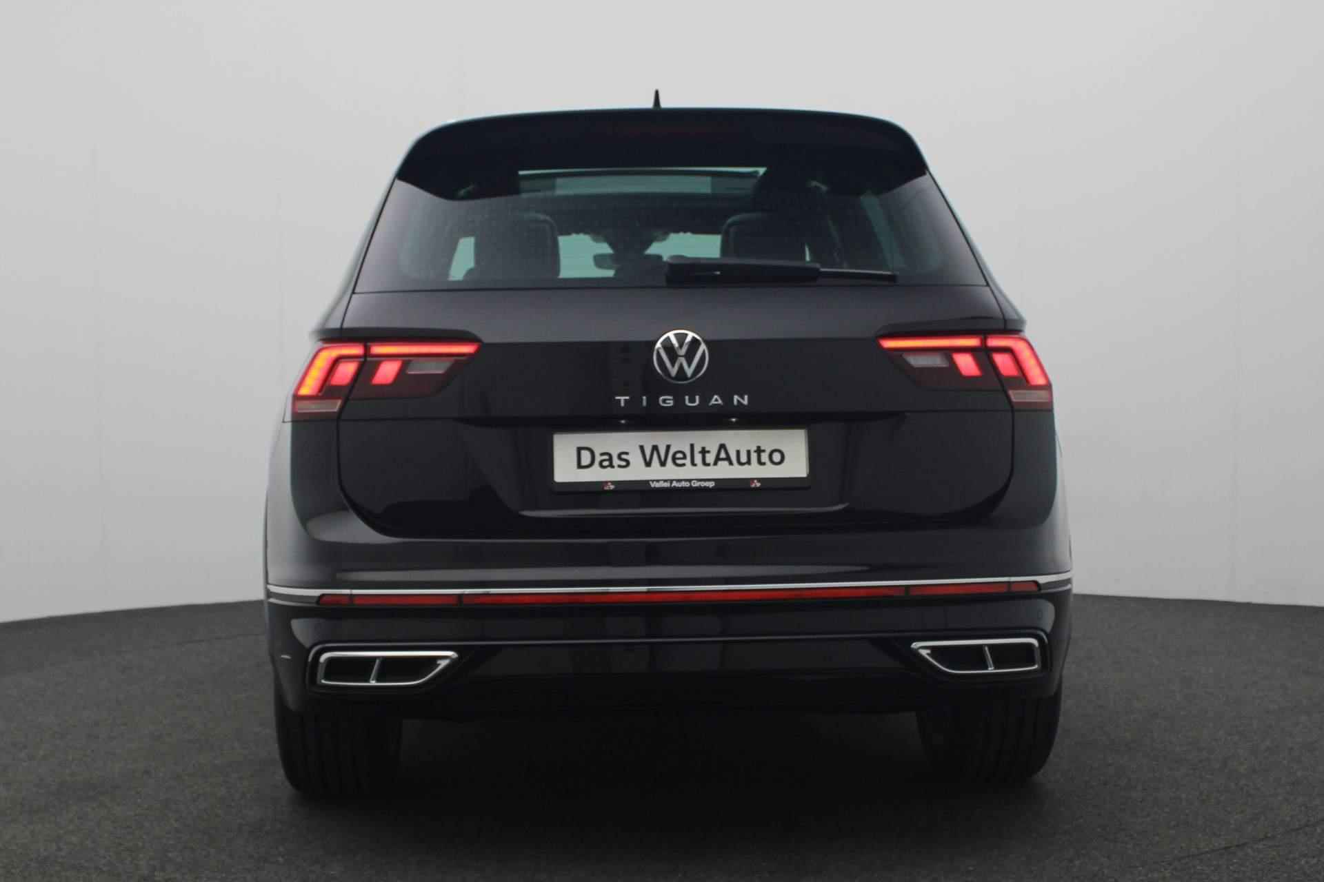 Volkswagen Tiguan 1.5 TSI 150PK DSG R-Line Business+ | Pano | Trekhaak | Keyless | Navi | Camera | 19 inch | ACC - 18/44