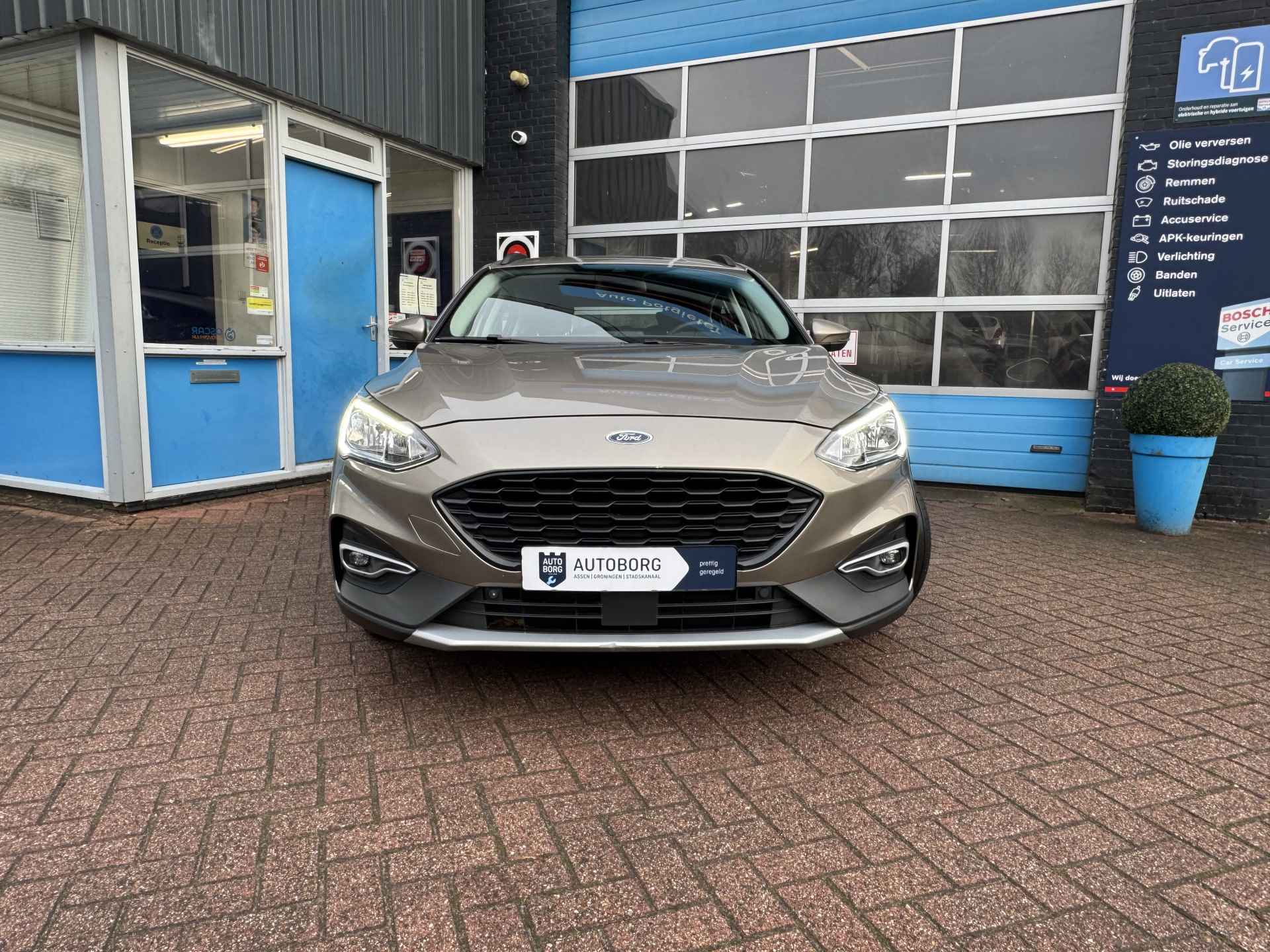 Ford Focus 1.5 EcoBoost Active Business | Active | Navigatie | Climate Control | Achteruitrijcamera | Rijklaar + 12 Maand BOVAG Garantie - 9/56