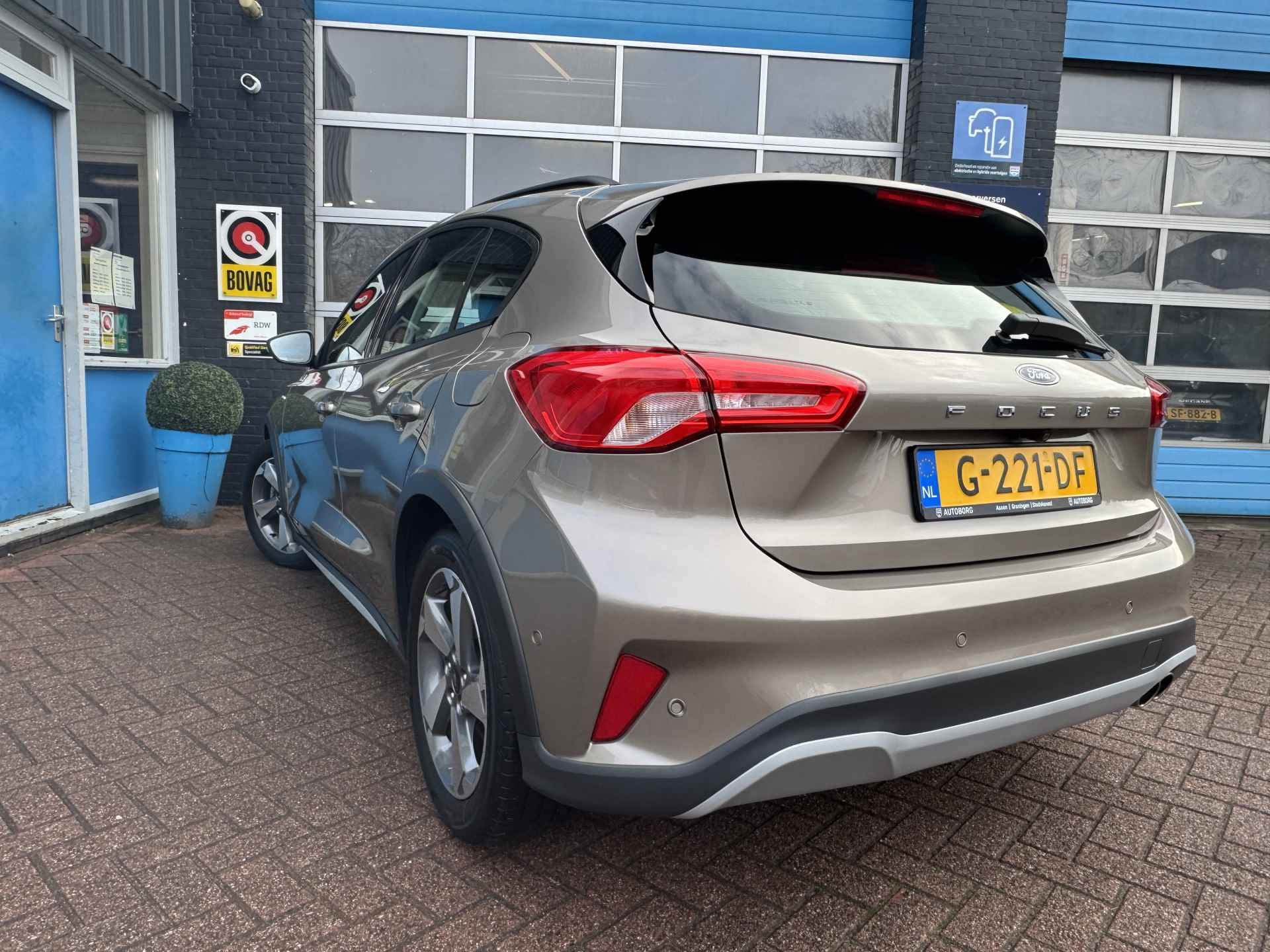 Ford Focus 1.5 EcoBoost Active Business | Active | Navigatie | Climate Control | Achteruitrijcamera | Rijklaar + 12 Maand BOVAG Garantie - 51/56