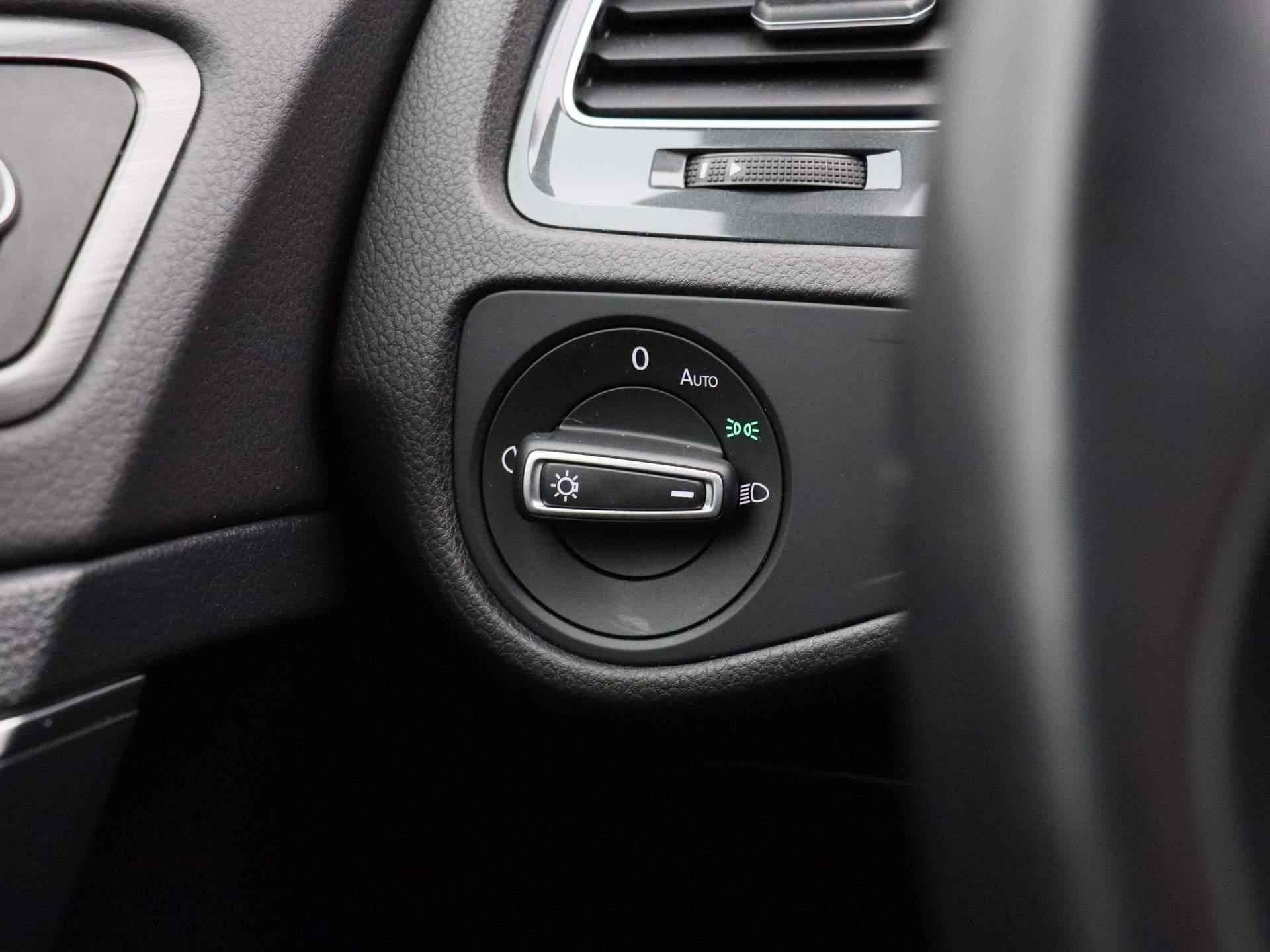 Volkswagen e-Golf e-Golf | Navigatie | Climate-Control | Cruise-Control | Parkeersensoren | - 26/40