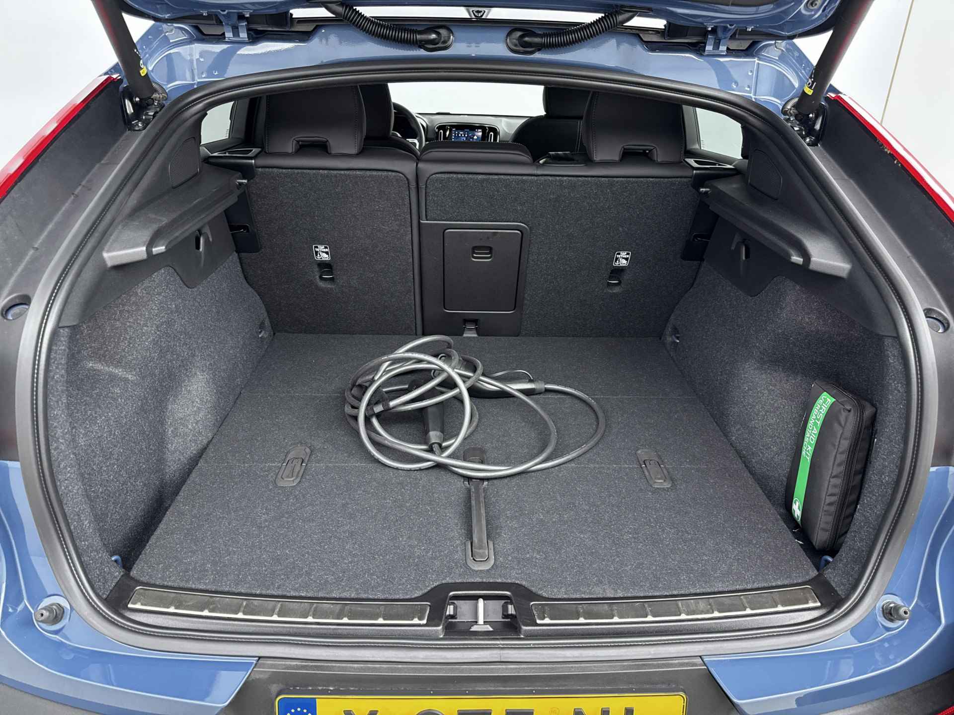 Volvo C40 SINGLE MOTOR ULTIMATE | 360° Camera | Nubuck Bekleding | H&K Audio | All Season Banden | Panoramadak | - 15/28