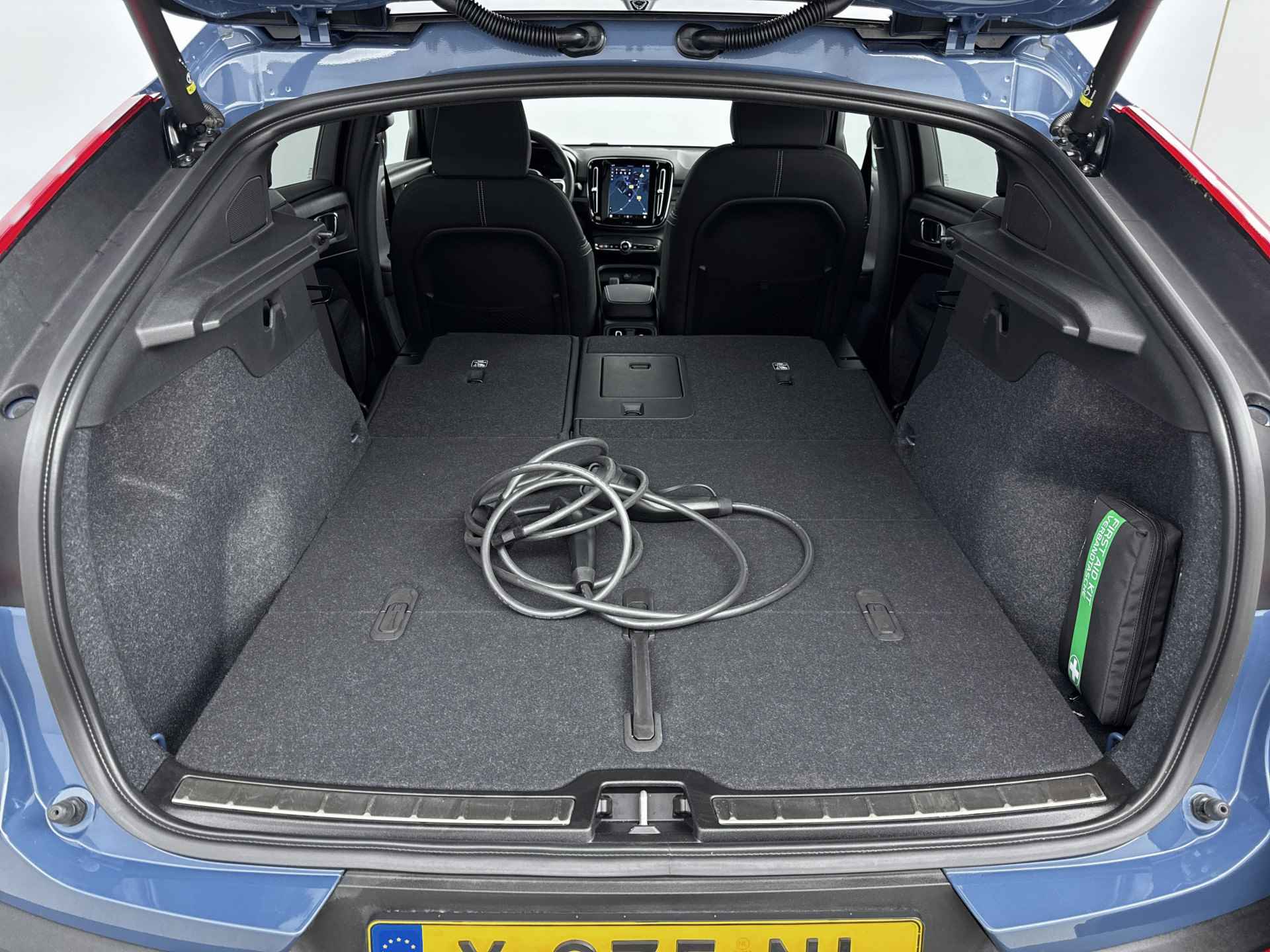 Volvo C40 SINGLE MOTOR ULTIMATE | 360° Camera | Nubuck Bekleding | H&K Audio | All Season Banden | Panoramadak | - 24/28