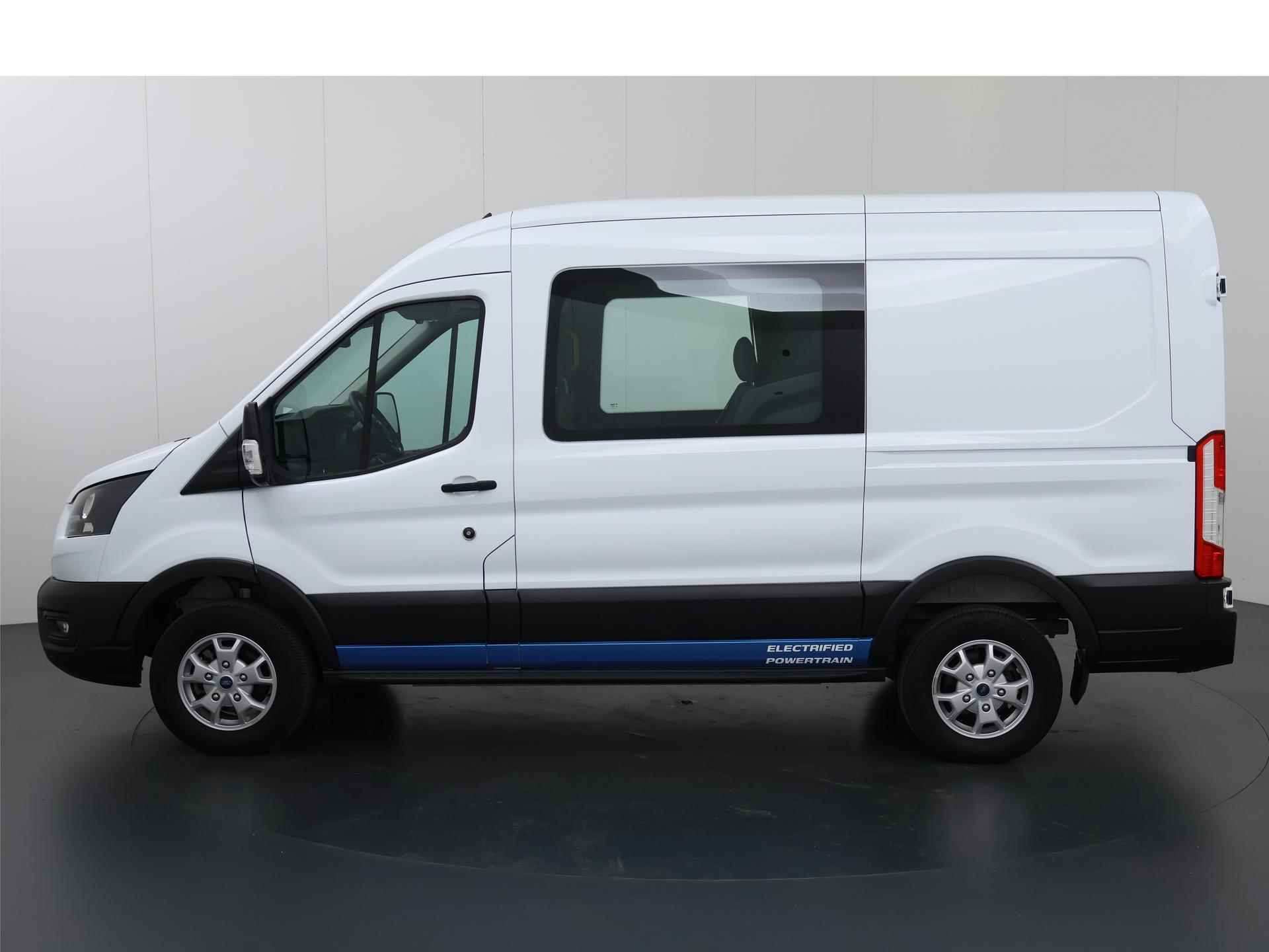 Ford E-Transit 350 L2 H2 Trend 68 kWh | Dubbele Cabine | Navigatie | Airco | Parkeercamera | LM Velgen | 6-persoons | 317 KM bereik | - 6/46