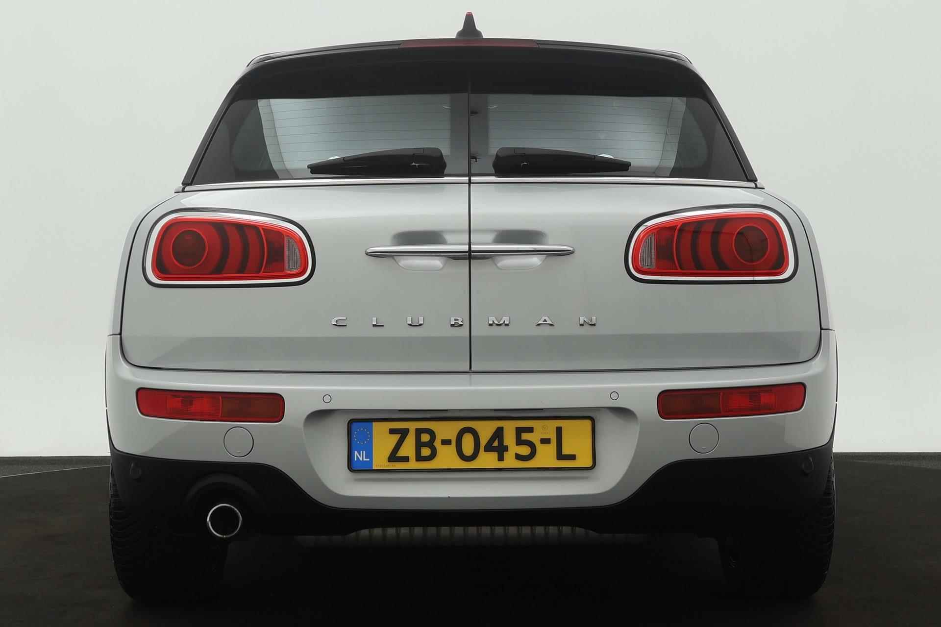 Mini Mini Clubman 1.5 135PK Cooper Bus. Edition Automaat | Navigatie | Climate control | Keyless | Sportstoelen+verwarming | LED | PDC | LMV 17 inch - 4/33