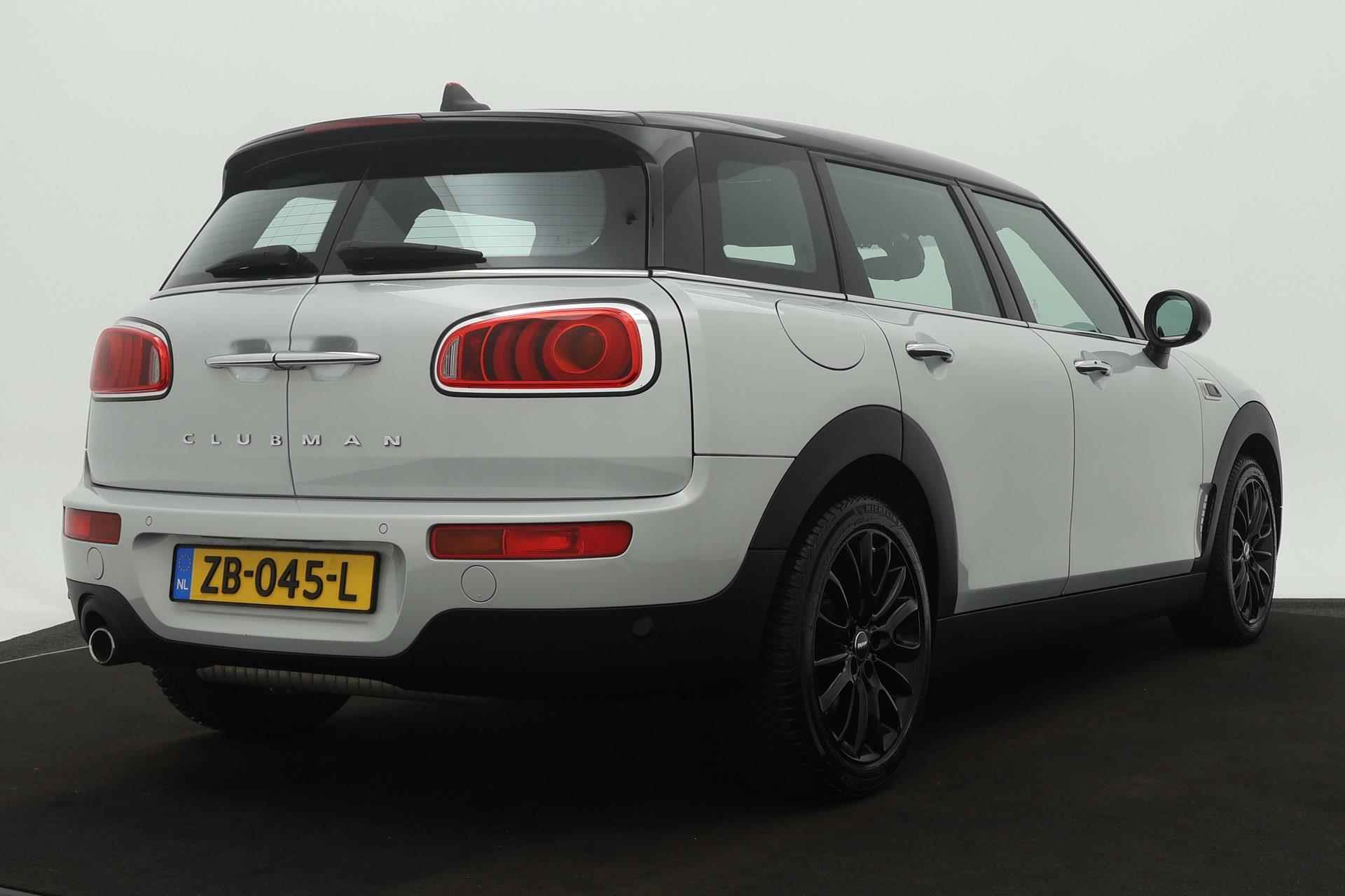 Mini Mini Clubman 1.5 135PK Cooper Bus. Edition Automaat | Navigatie | Climate control | Keyless | Sportstoelen+verwarming | LED | PDC | LMV 17 inch - 5/33