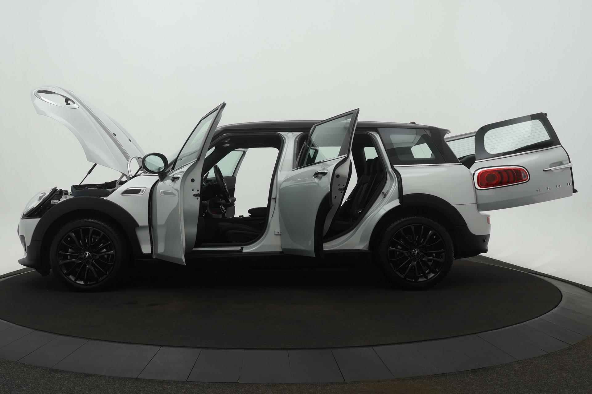 Mini Mini Clubman 1.5 135PK Cooper Bus. Edition Automaat | Navigatie | Climate control | Keyless | Sportstoelen+verwarming | LED | PDC | LMV 17 inch - 21/33