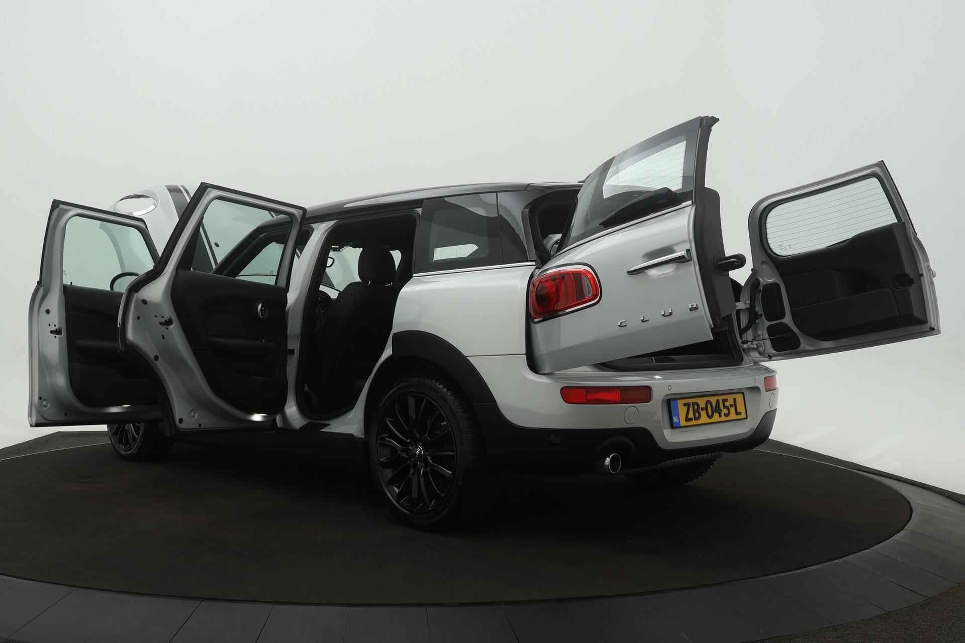 Mini Mini Clubman 1.5 135PK Cooper Bus. Edition Automaat | Navigatie | Climate control | Keyless | Sportstoelen+verwarming | LED | PDC | LMV 17 inch - 22/33