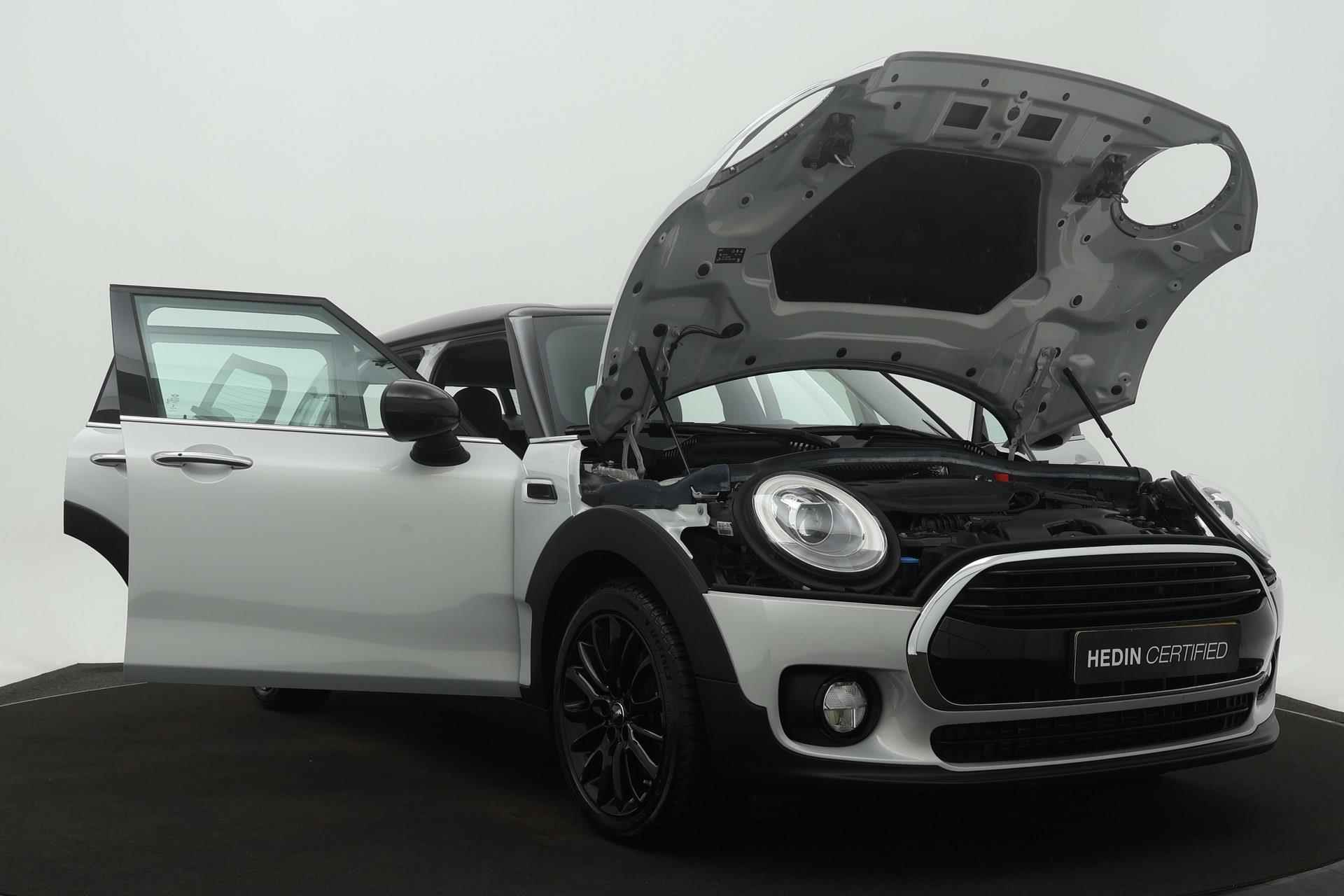 Mini Mini Clubman 1.5 135PK Cooper Bus. Edition Automaat | Navigatie | Climate control | Keyless | Sportstoelen+verwarming | LED | PDC | LMV 17 inch - 26/33