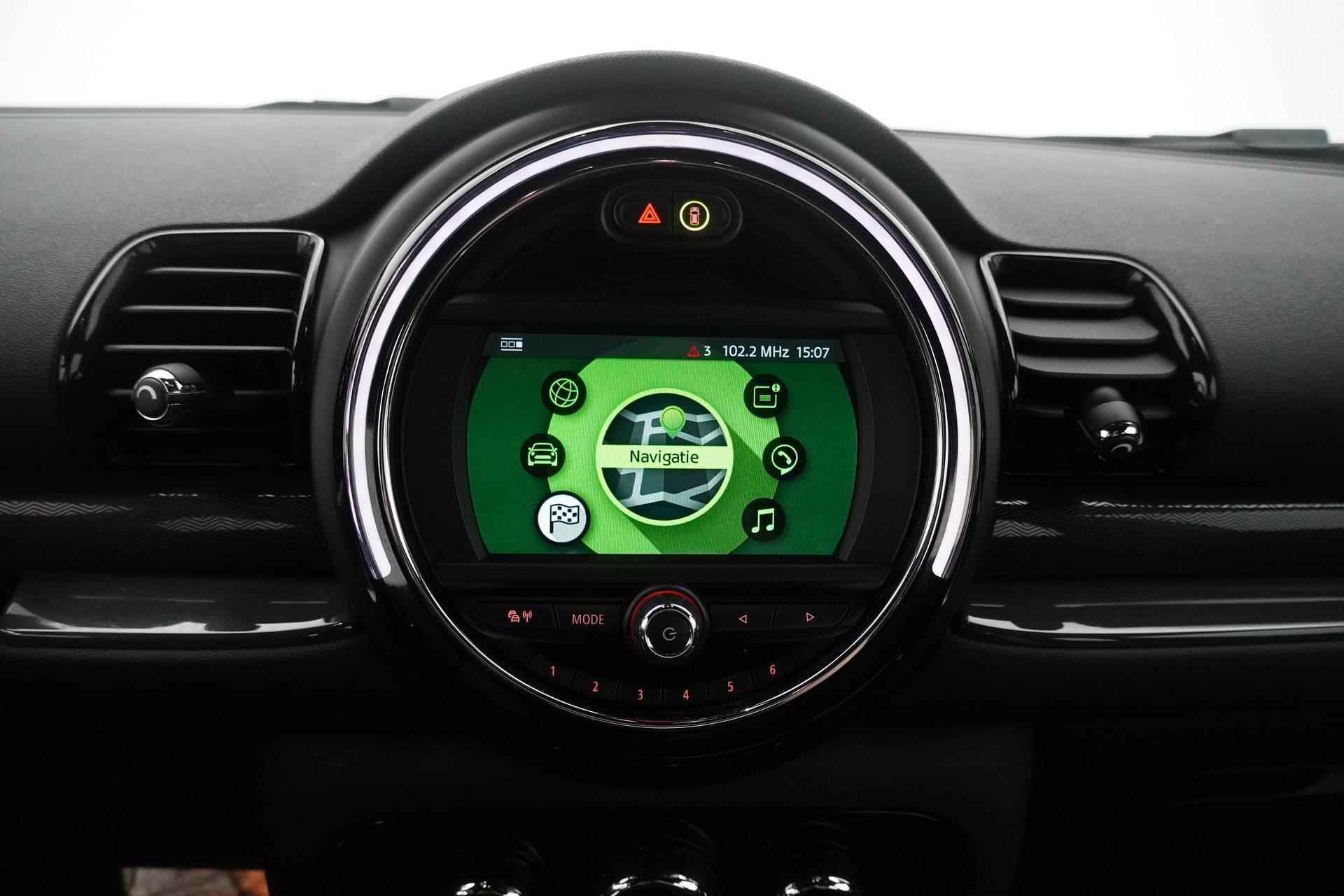 Mini Mini Clubman 1.5 135PK Cooper Bus. Edition Automaat | Navigatie | Climate control | Keyless | Sportstoelen+verwarming | LED | PDC | LMV 17 inch - 29/33