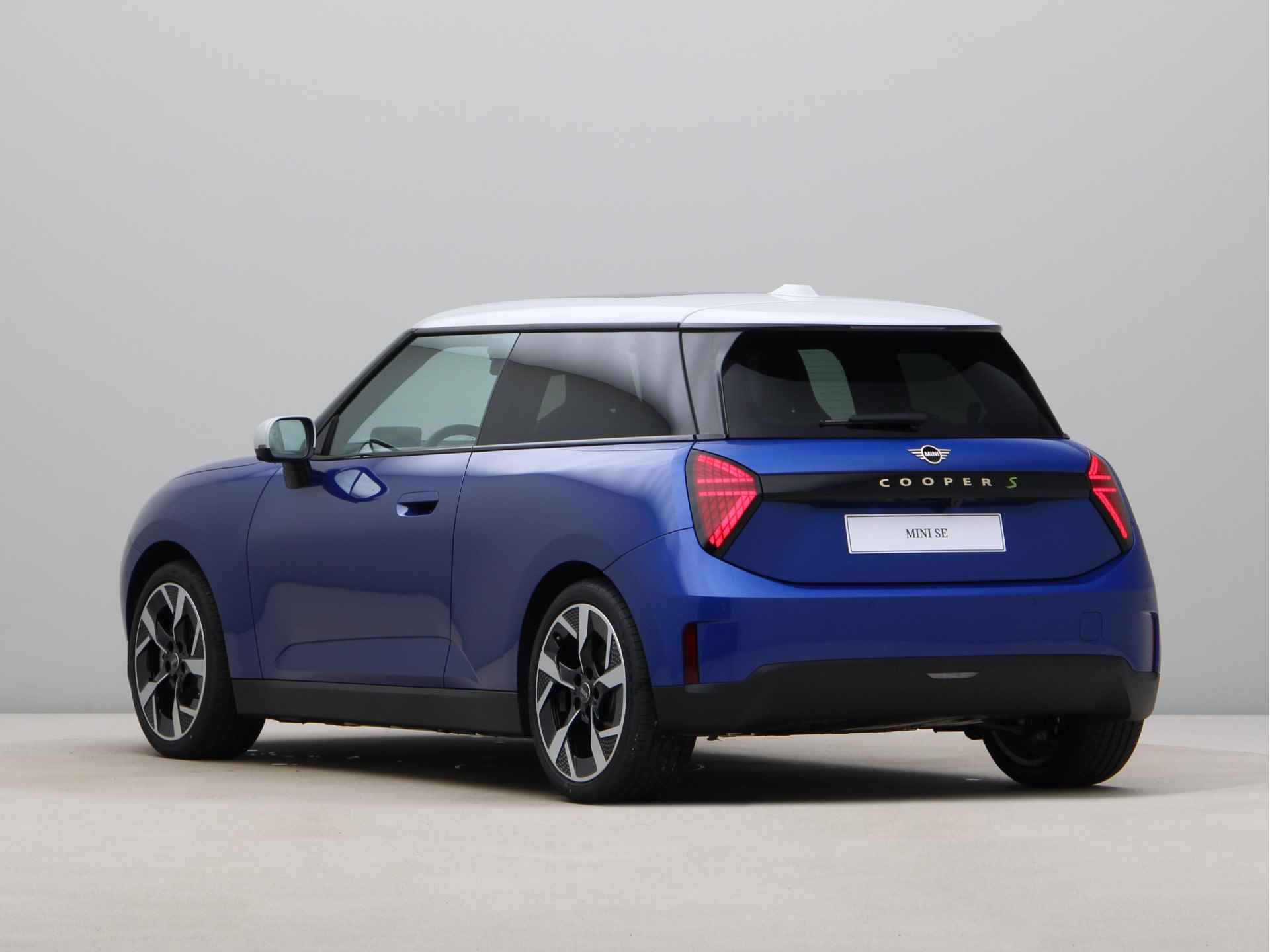 MINI Cooper SE Favoured Pakket XL PRIVATE LEASE EUR 560,- (48 mnd/10.000 km) - 8/25