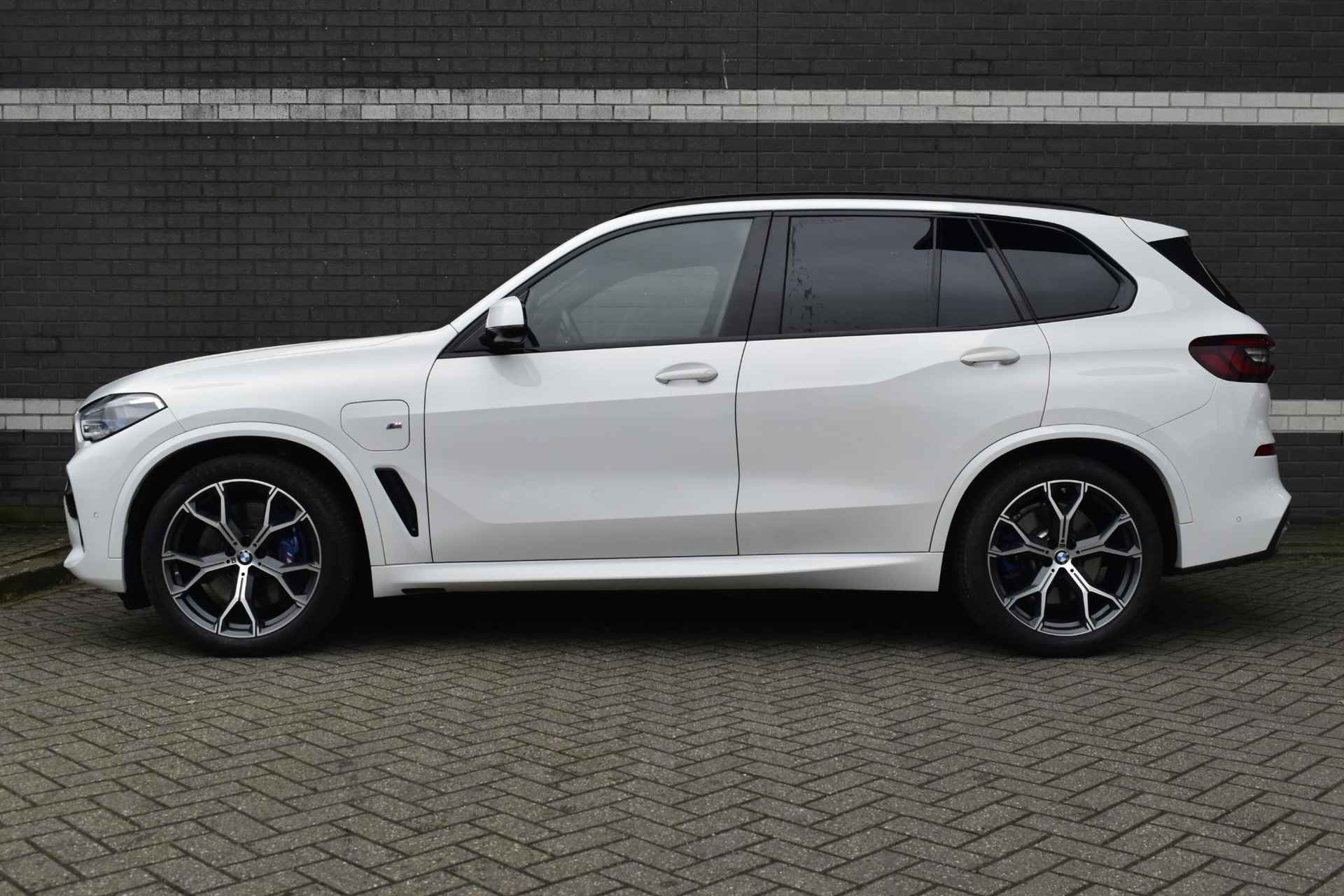 BMW X5 xDrive45e High Executive / SOH 95% / M Sport / Laser / Panoramadak / Trekhaak / Harman Kardon / Head-Up - 5/49